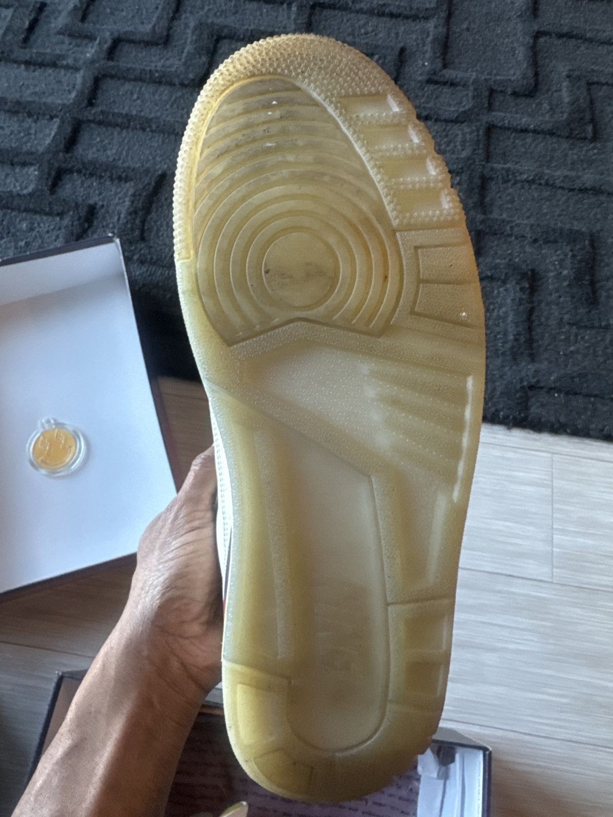 J Balvin × Jordan Brand Jordan 3 J Balvin Size US 11 / EU 44 - 4 Thumbnail