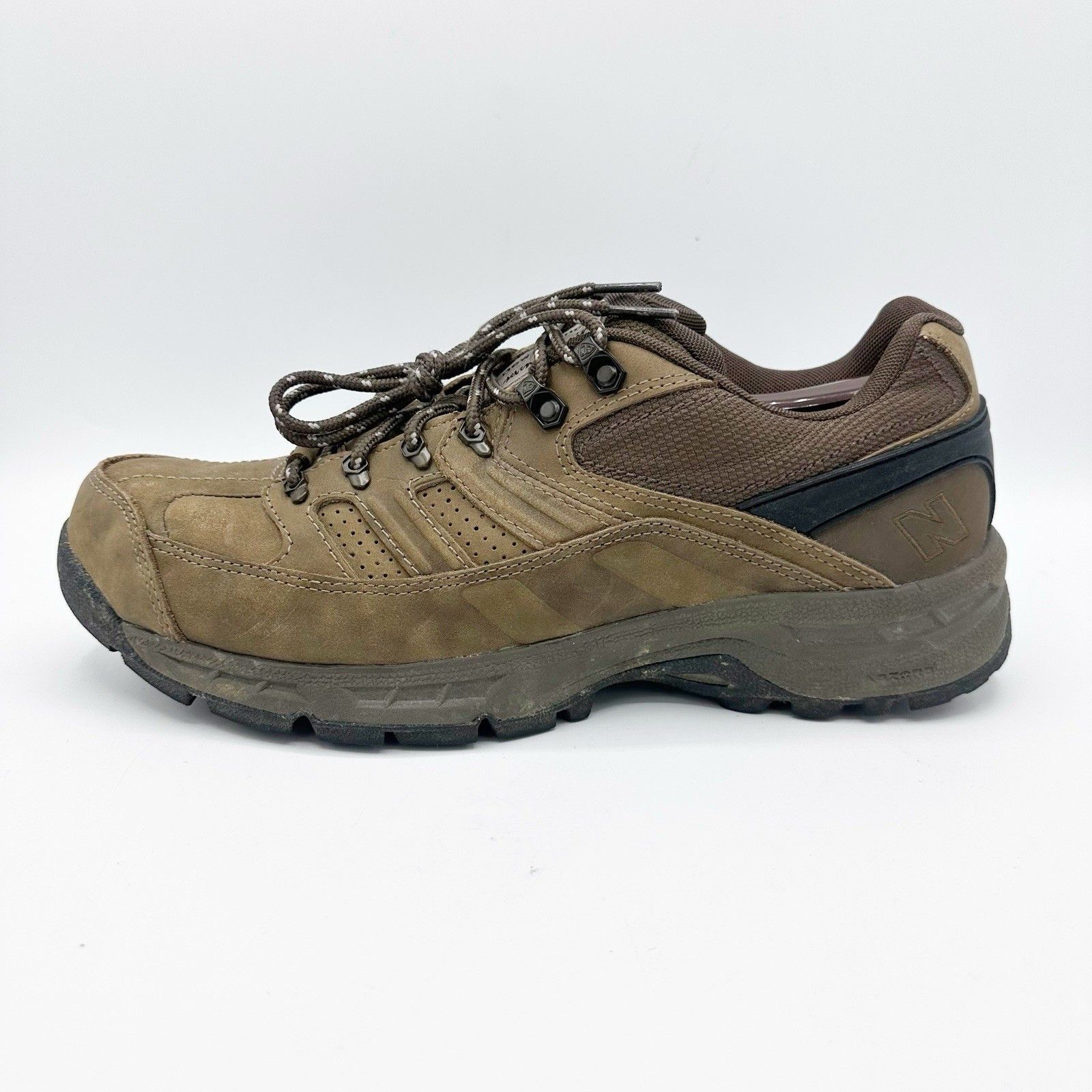 New Balance 749 Leather Hiking Shoes Mens sz 10 2E Wide