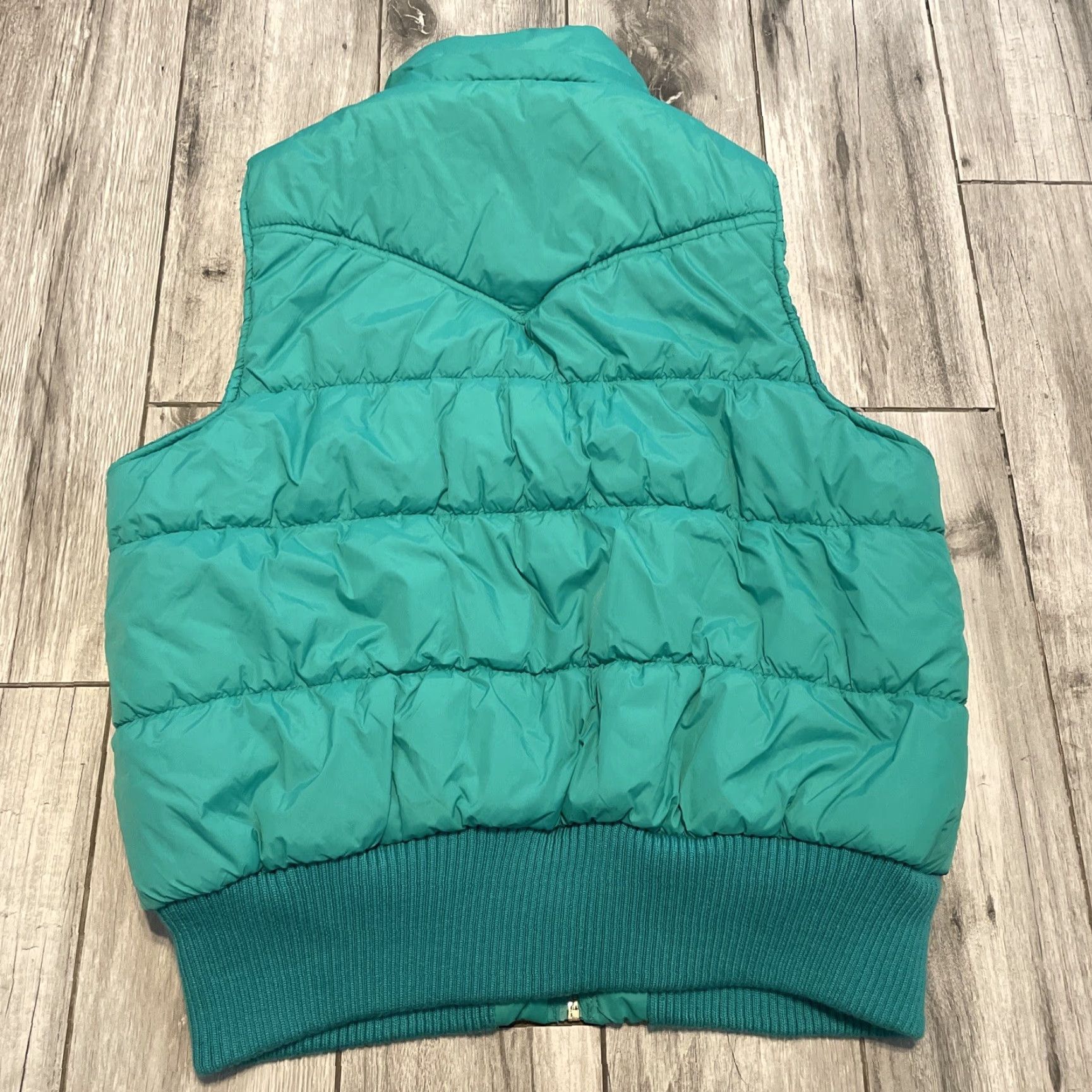 Vintage VINTAGE Apple Bottoms Puffer Vest Green Gold Studded 2XL Women Short Sleeveless Zip Up Y2K Hooded Puffer Jacket Size 40" / US 18 - 6 Thumbnail