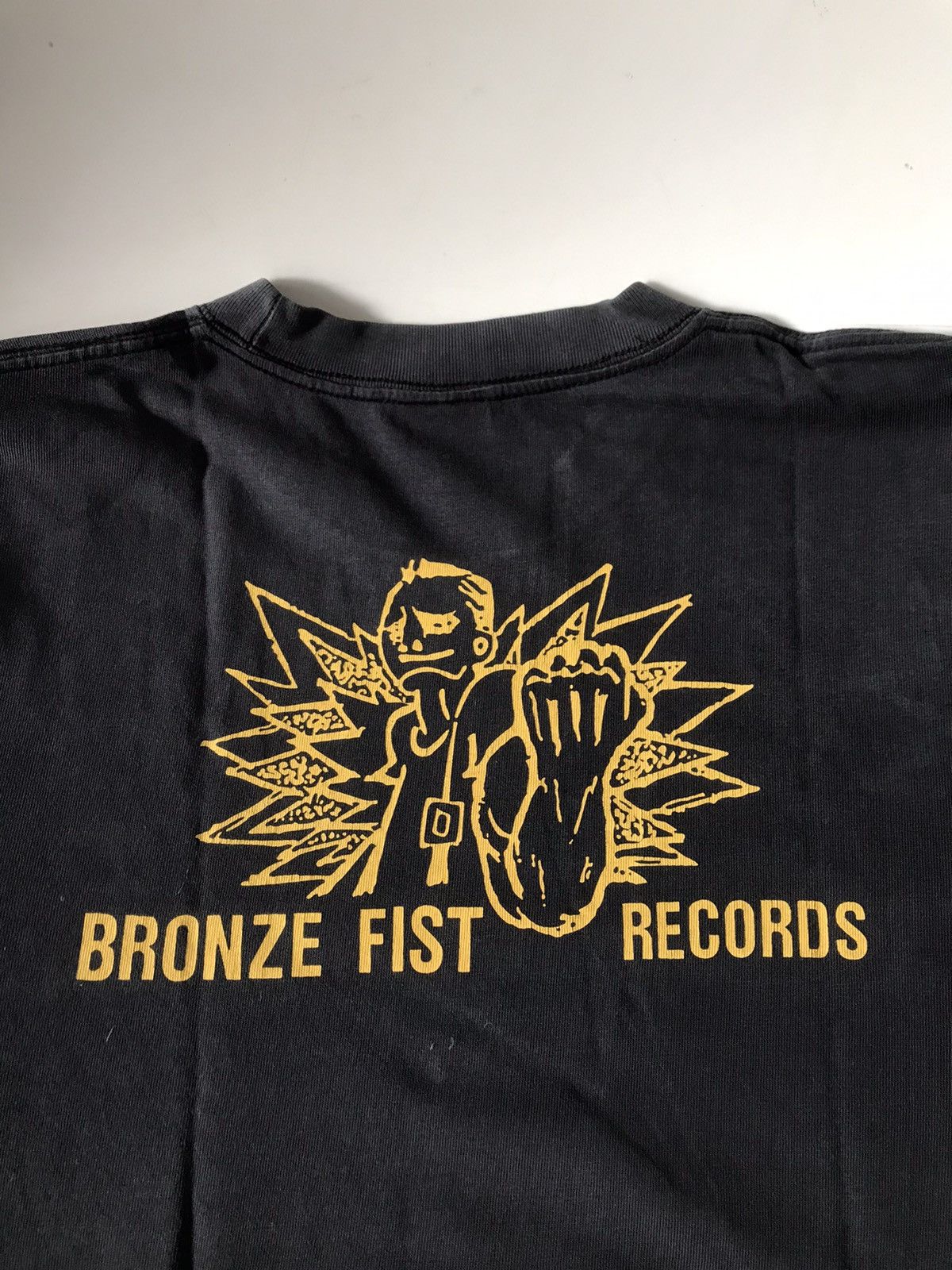 Band Tees × Vintage SKINHEAD VS PSYCHOBILLY Bronze fist Record t shirt tee black Size US M / EU 48-50 / 2 - 18 Thumbnail