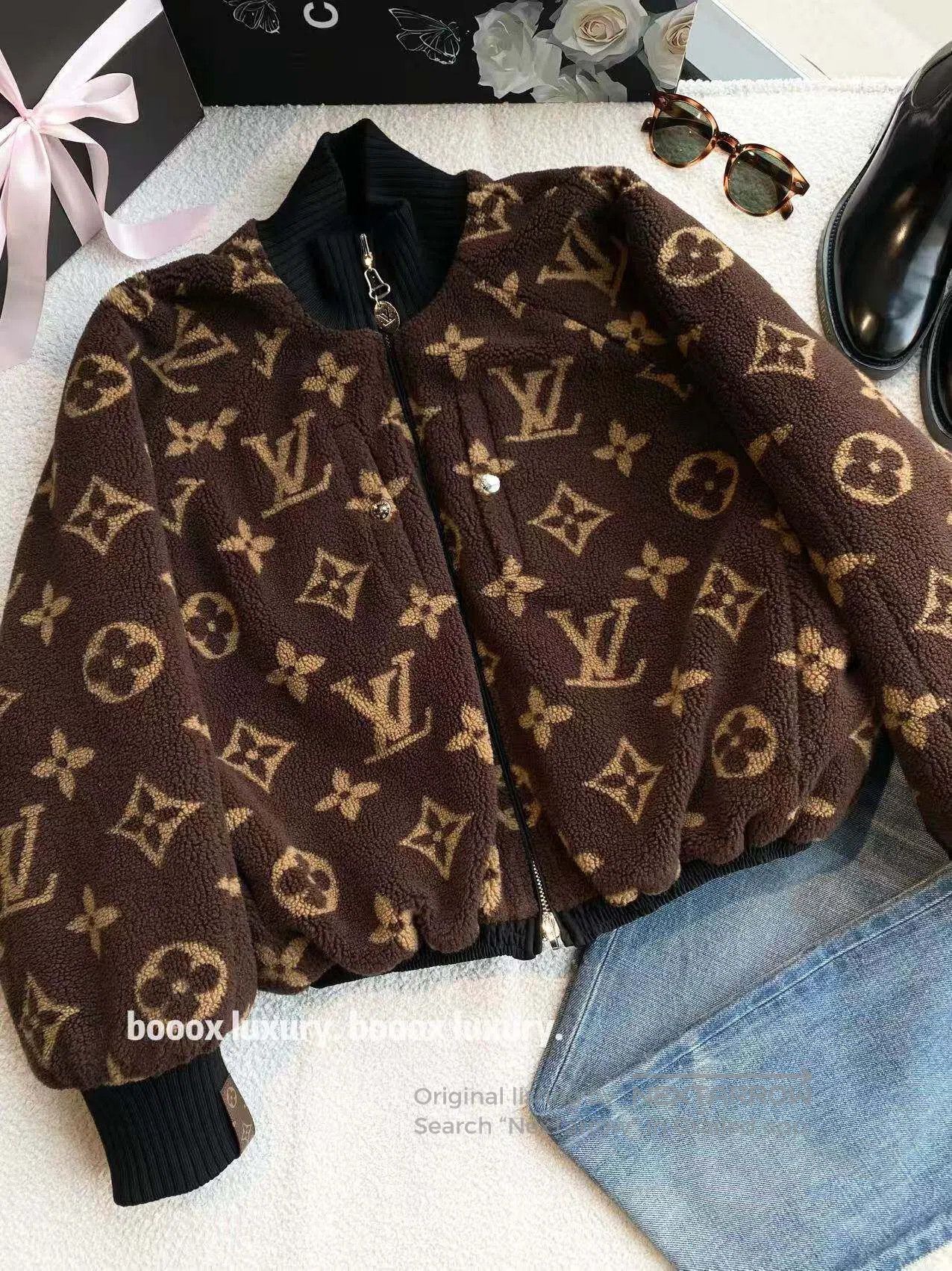 Louis Vuitton Louis Vuitton Wearing a printed teddy jacket on both sides Size 4XL / US 24-26 - 1 Thumbnail