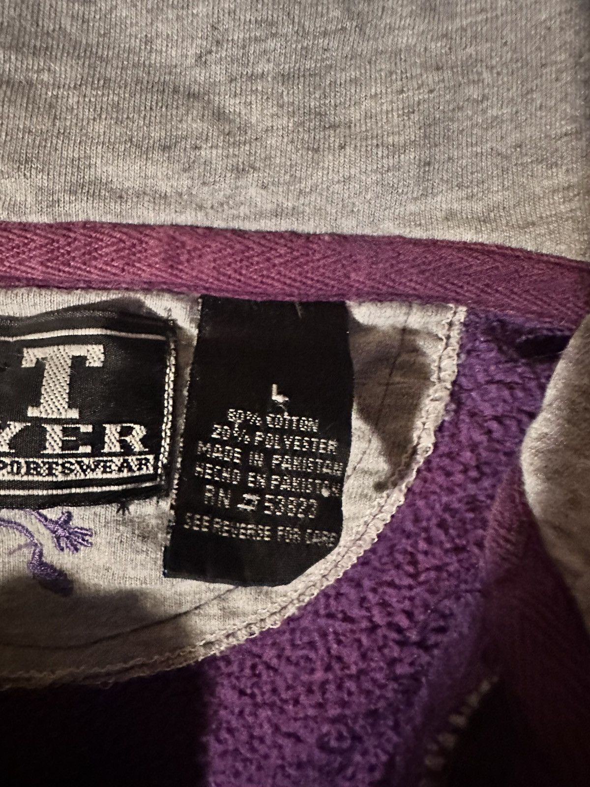 Vintage streetwear x vintage fade 90swashington huskies hoodie !!! Size US L / EU 52-54 / 3 - 7 Thumbnail