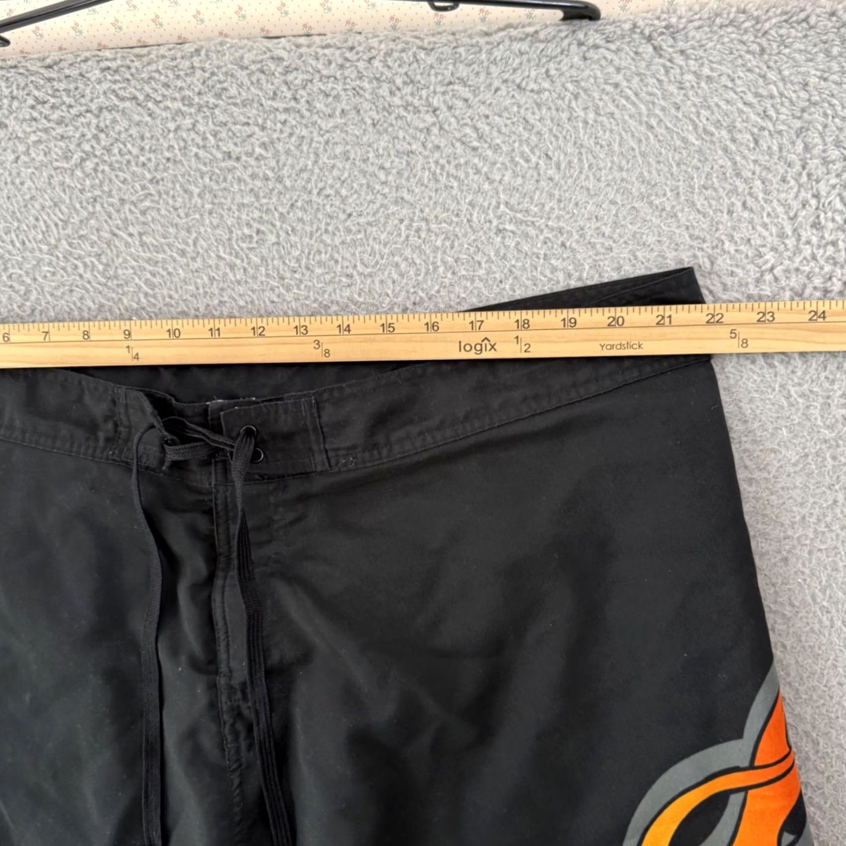 Big Dogs VINTAGE Big Dogs Shorts Mens 2XL Black Men Flame Swim Trunks Board Y2K Outdoor Size US 39 - 7 Thumbnail