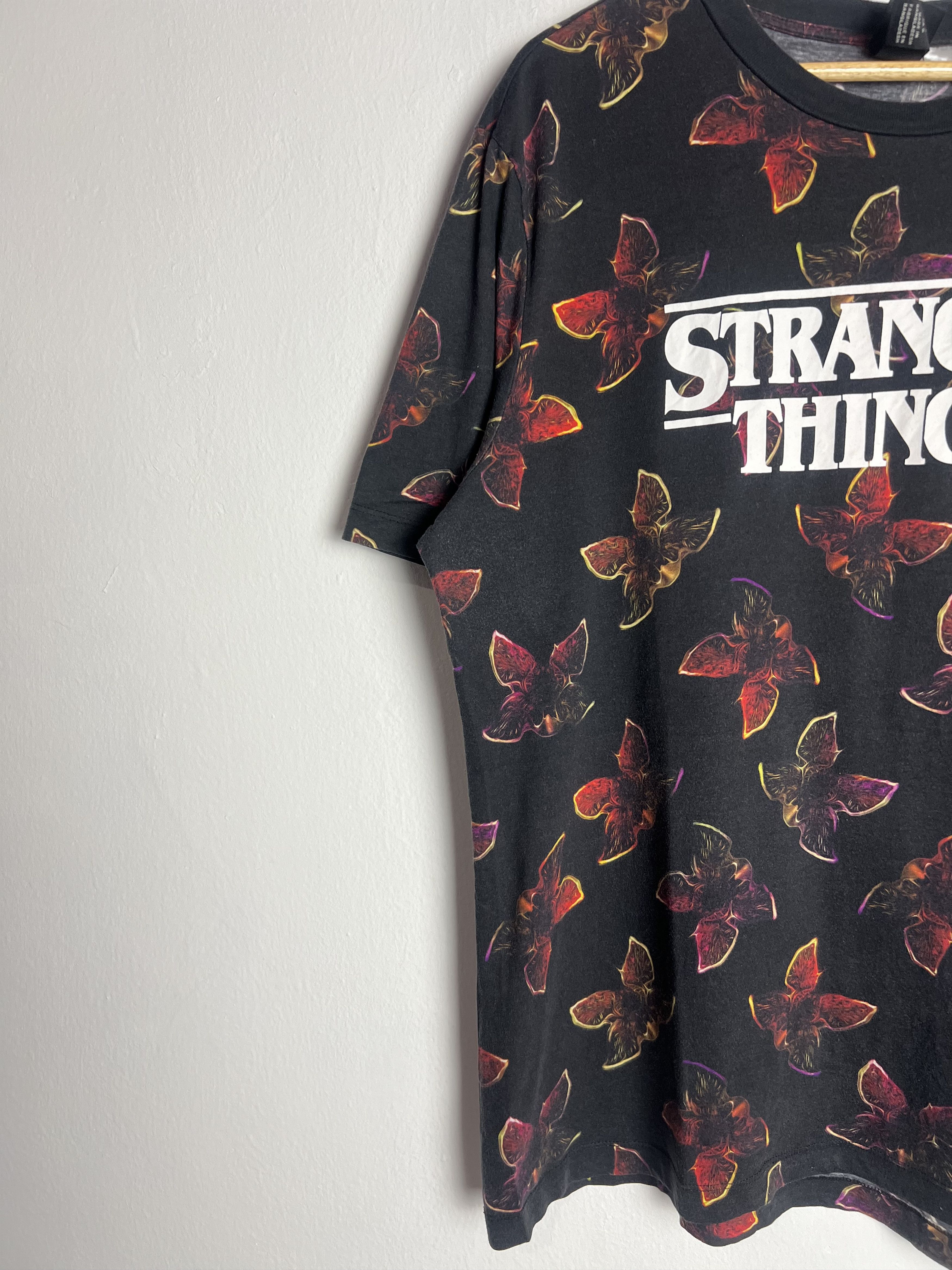H&M H&M Stranger Things Tee Size US L / EU 52-54 / 3 - 7 Thumbnail