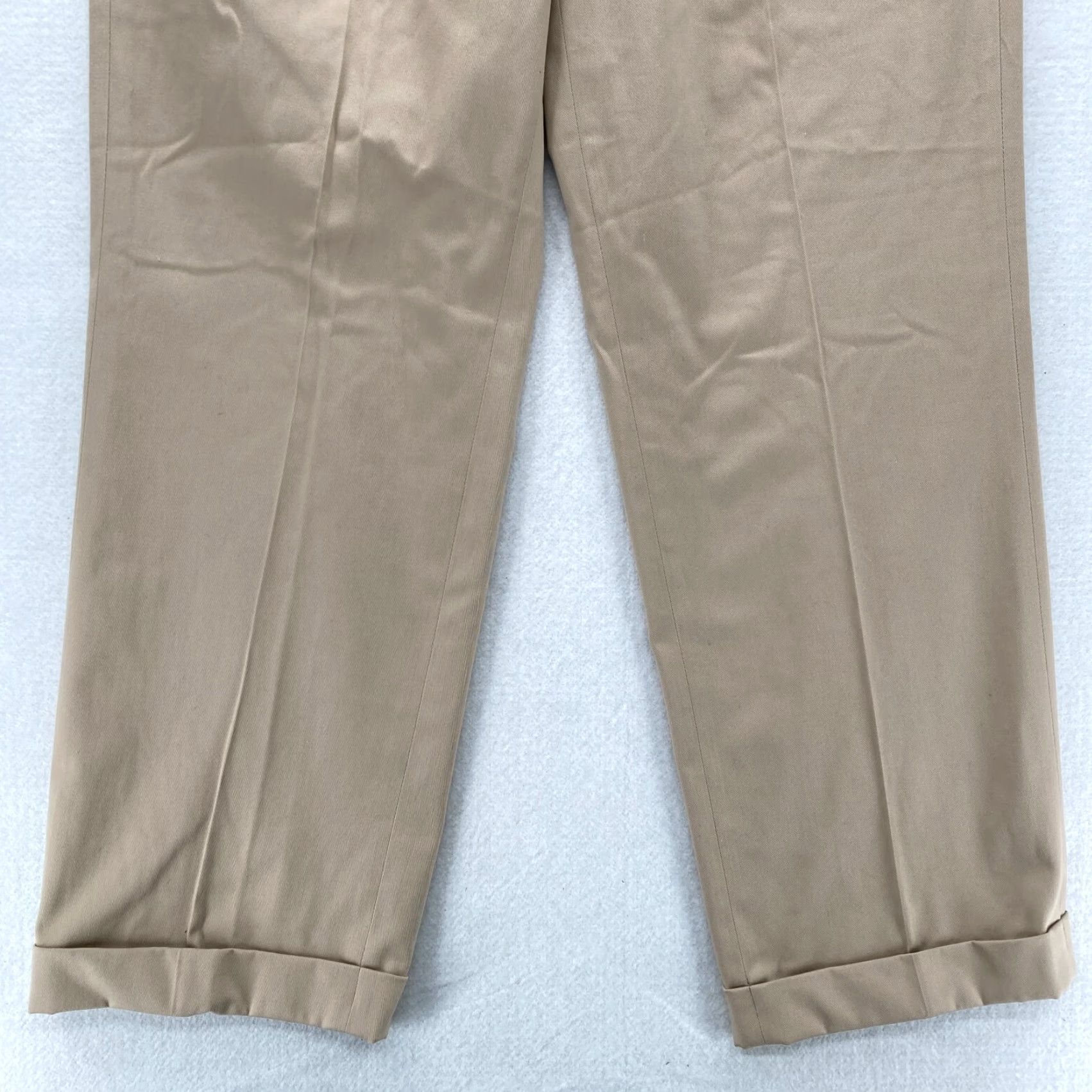 Eddie Bauer Eddie Bauer Pants Mens 32x30 Beige Relaxed Fit Straight Leg Pleated Wrinkle Free Size US 32 / EU 48 - 3 Thumbnail