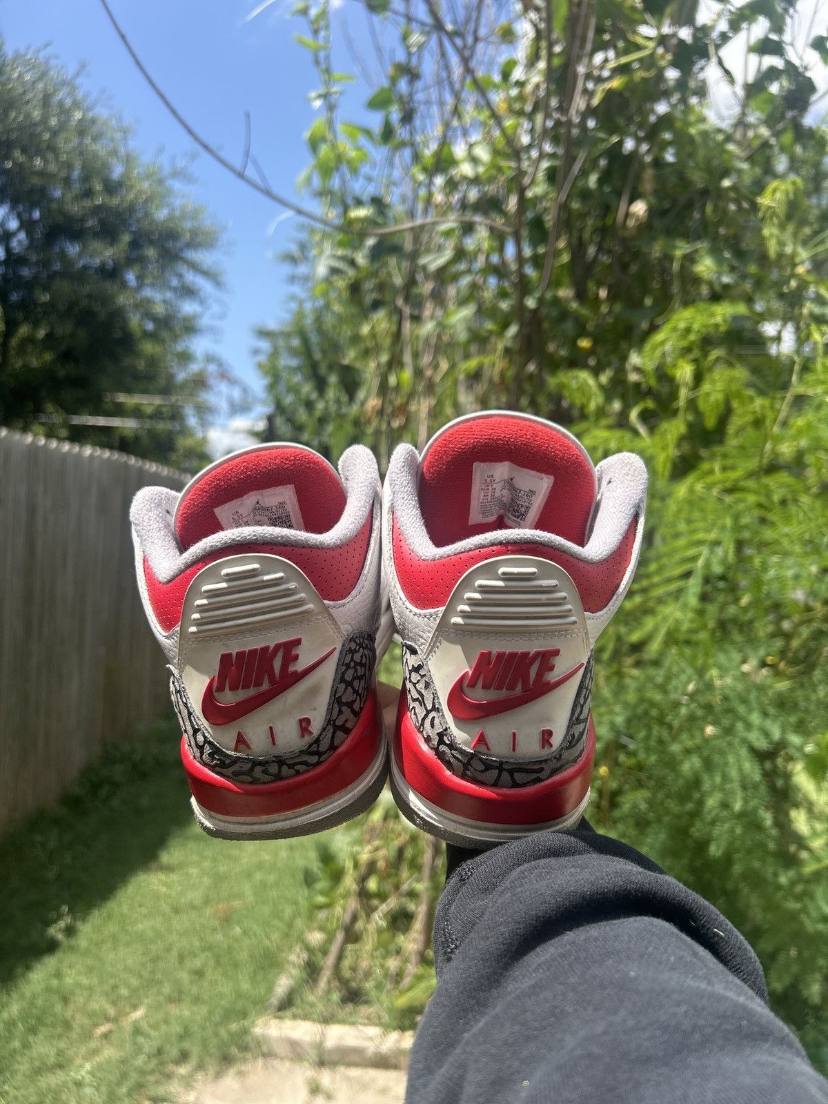Jordan Brand J’s Fire Red 3s Size US 5.5 / EU 38 - 4 Thumbnail