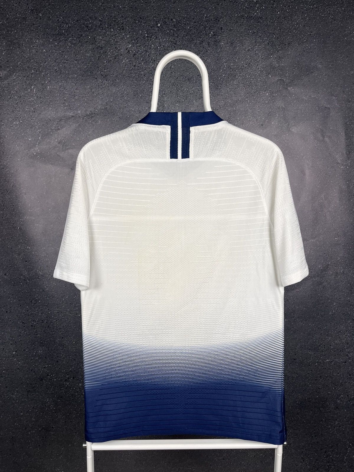 Other Tottenham Hotspur 2018 2019 home soccer jersey vaporknit Size US S / EU 44-46 / 1 - 2 Thumbnail