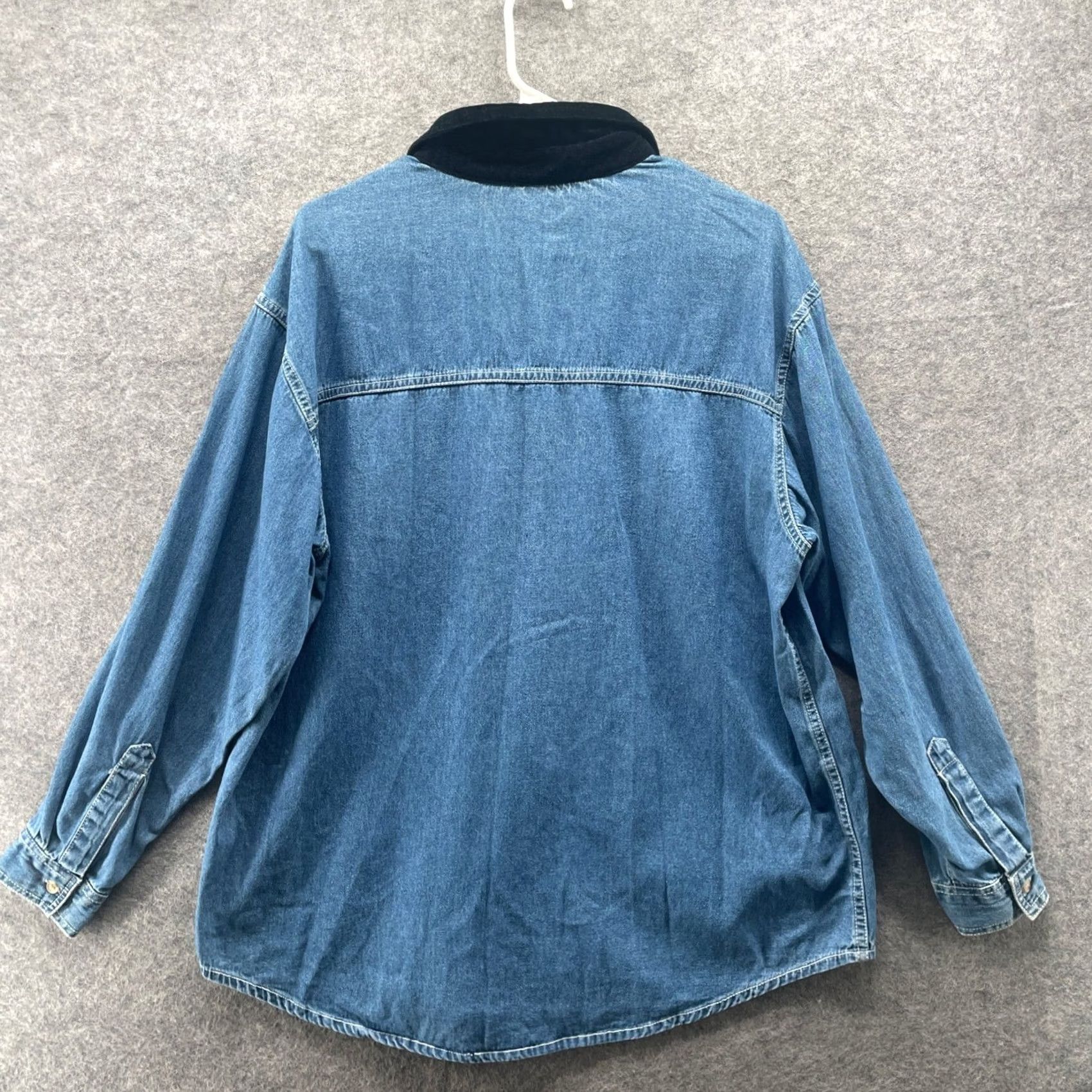 Basic Editions VINTAGE Basic Editions Holiday Christmas Embroidered Denim Shirt Jacket Womens XL Size XL / US 12-14 / IT 48-50 - 2 Thumbnail