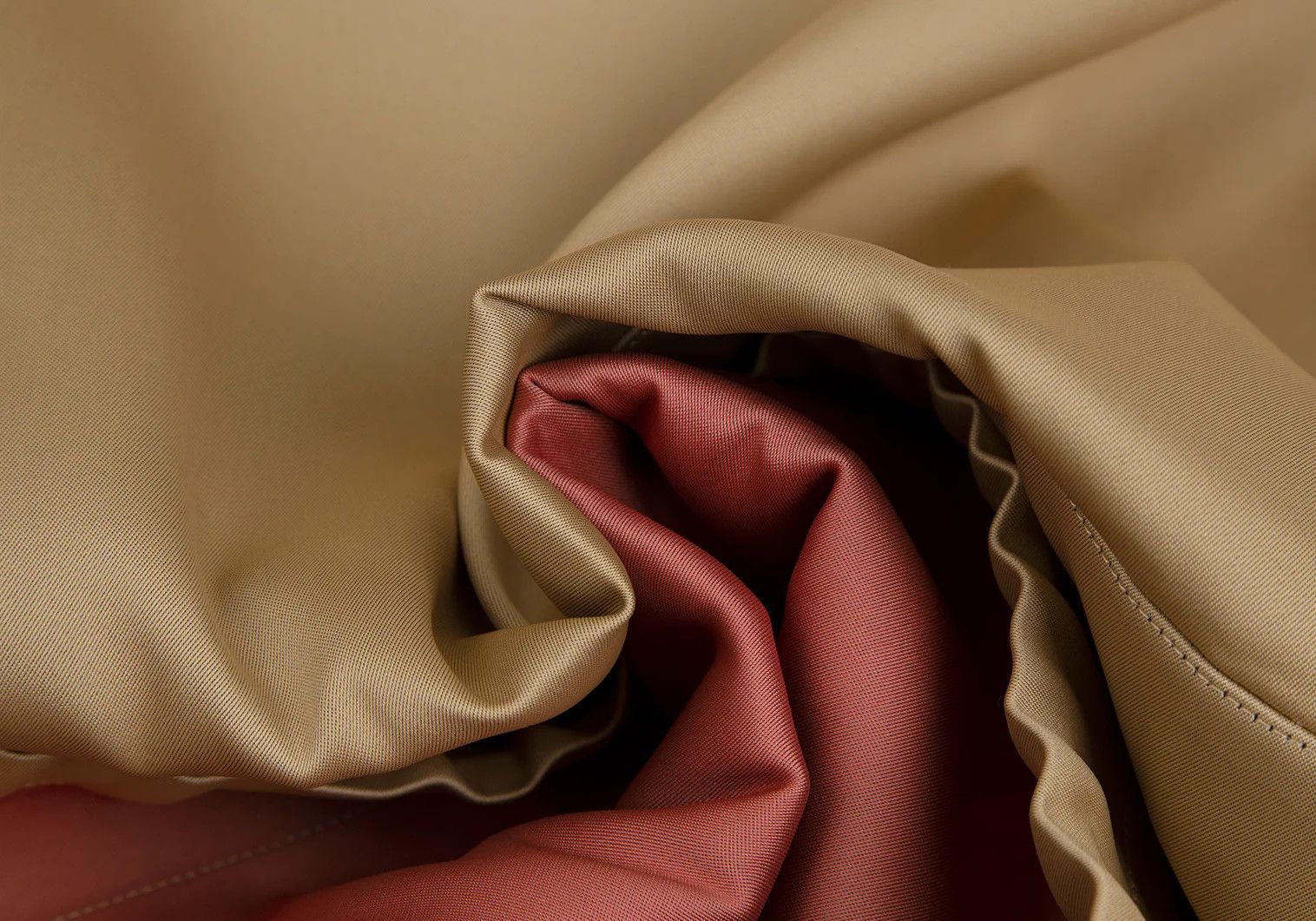 Issey Miyake Satin Zip-Up Packable Jacket in Beige Size US L / EU 52-54 / 3 - 17 Thumbnail