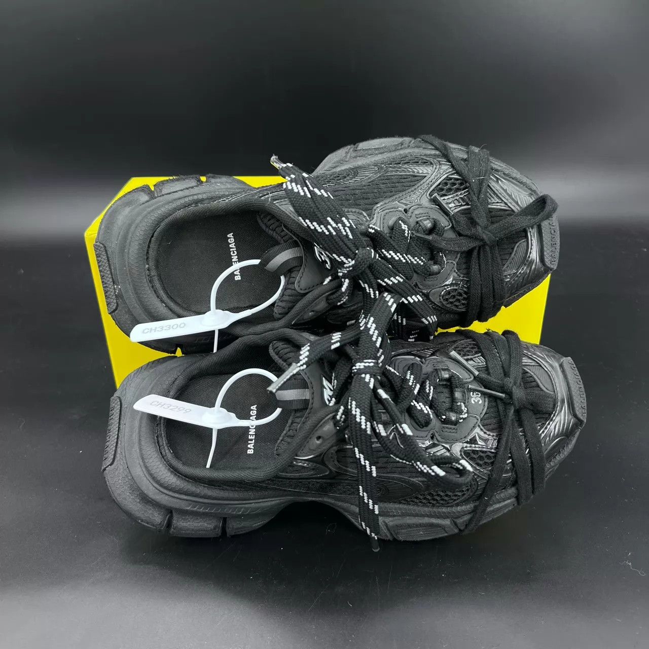 Balenciaga Balenciaga 36 Black Mules Barely Worn Original Box Size US 6 / IT 36 - 7 Thumbnail