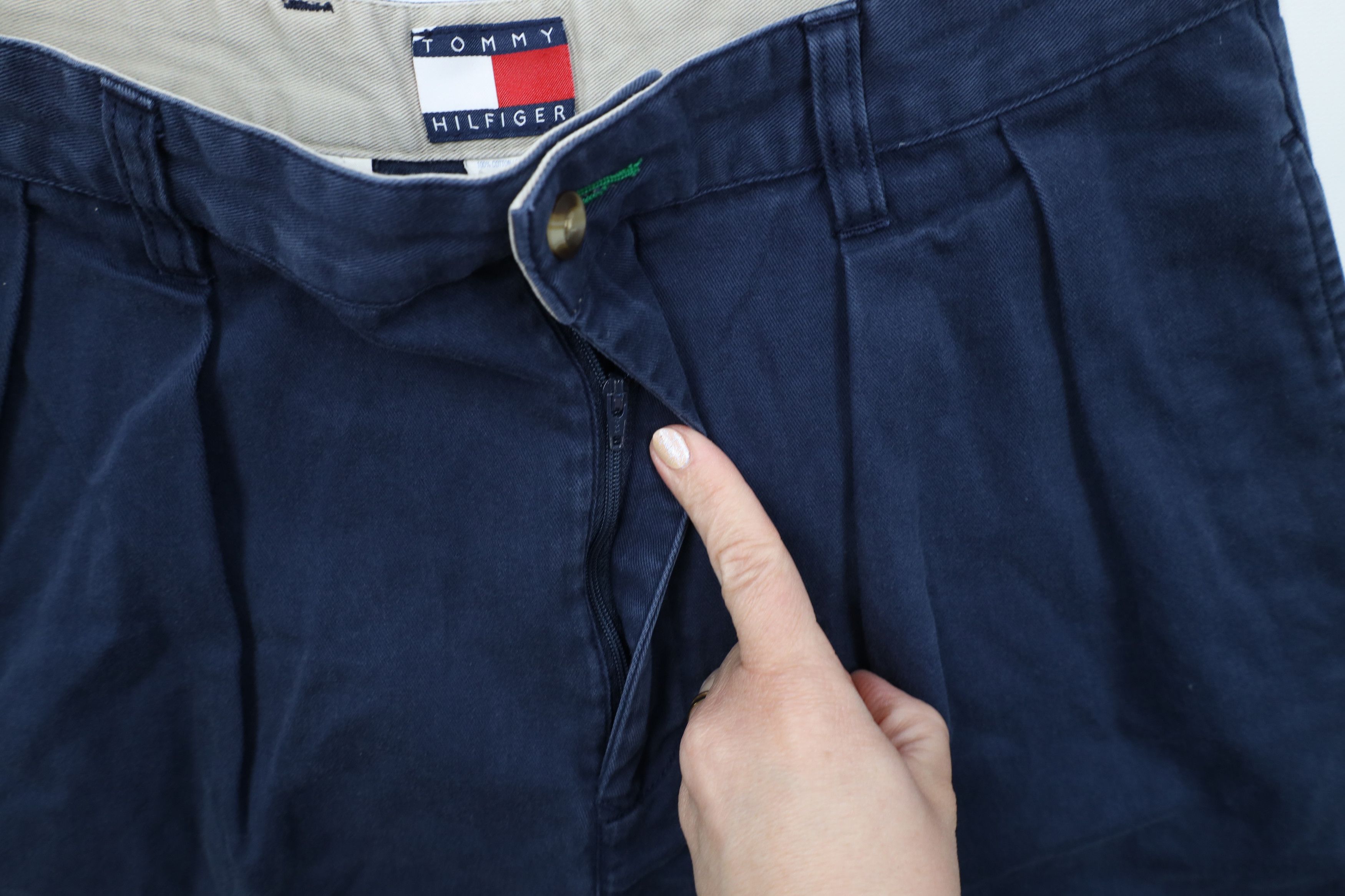 Tommy Hilfiger Vintage 90s Tommy Hilfiger Above Knee Chino Shorts Cotton Size US 30 / EU 46 - 5 Thumbnail
