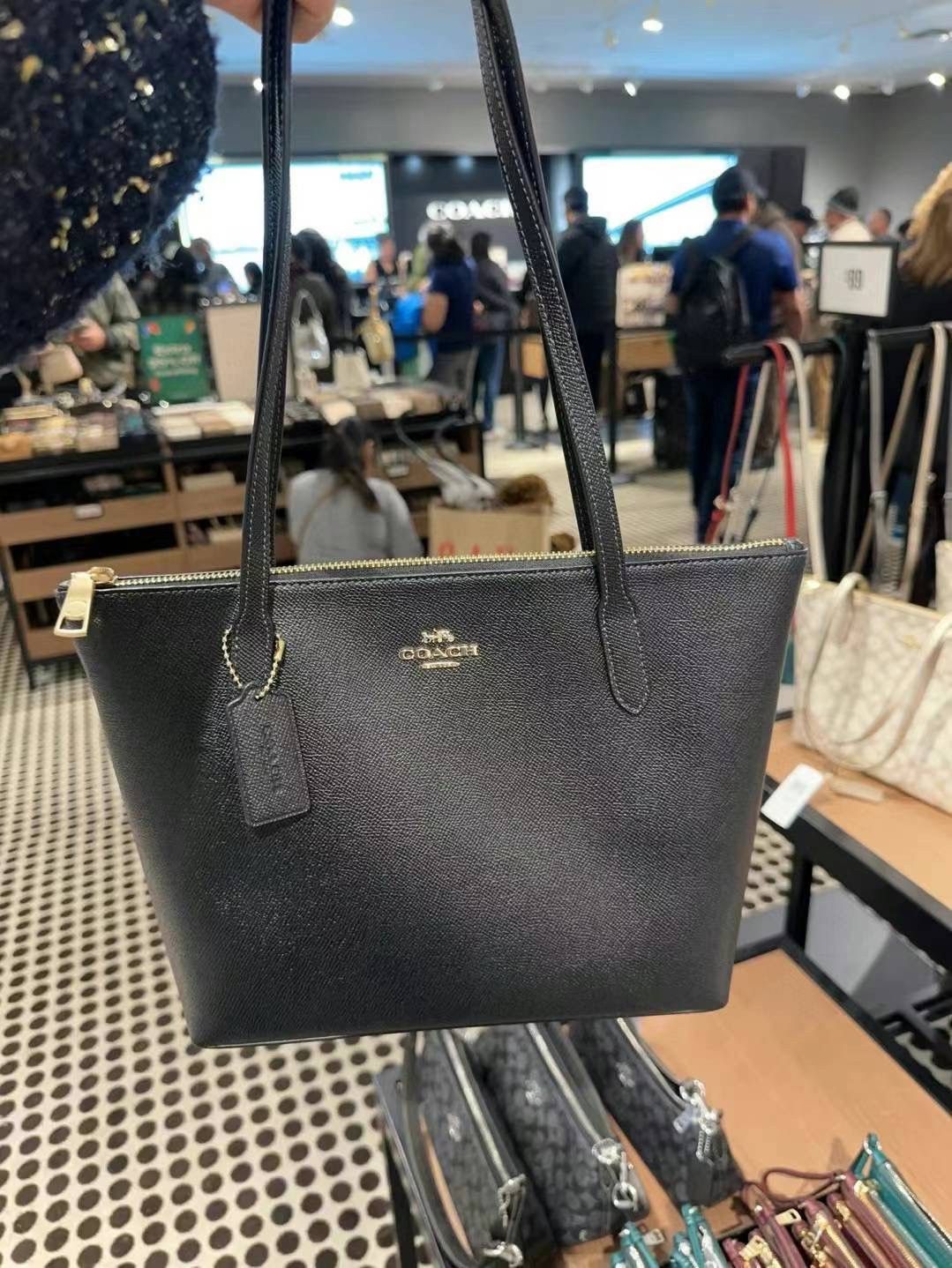 Coach Fiona Zip Tote Bag CW395 Size ONE SIZE - 1 Thumbnail