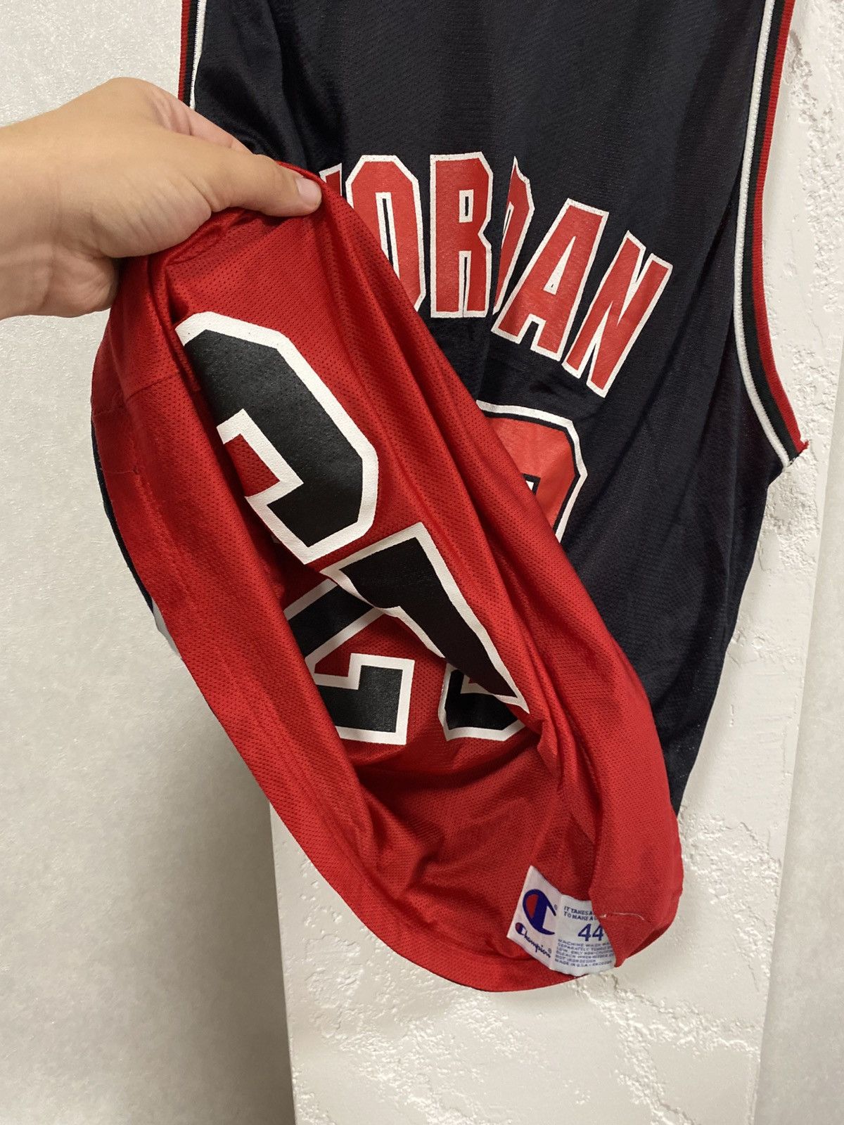 Champion Rare Champion Chicago Bulls Reversible NBA Jersey 44/M Size US M / EU 48-50 / 2 - 14 Thumbnail