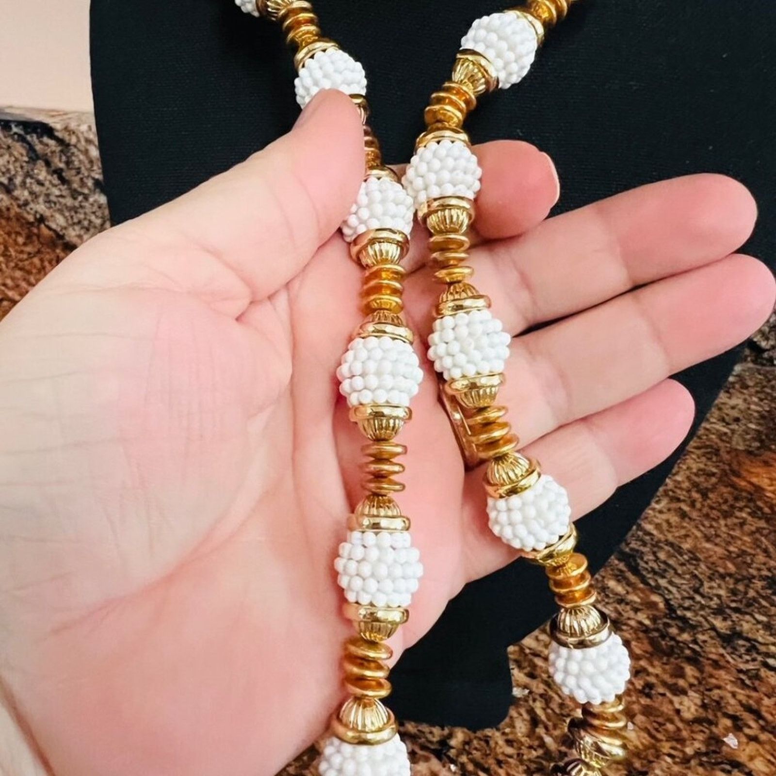 Miriam Haskell Miriam Haskell Metal plastic white raspberry Bead necklace Size ONE SIZE - 2 Thumbnail