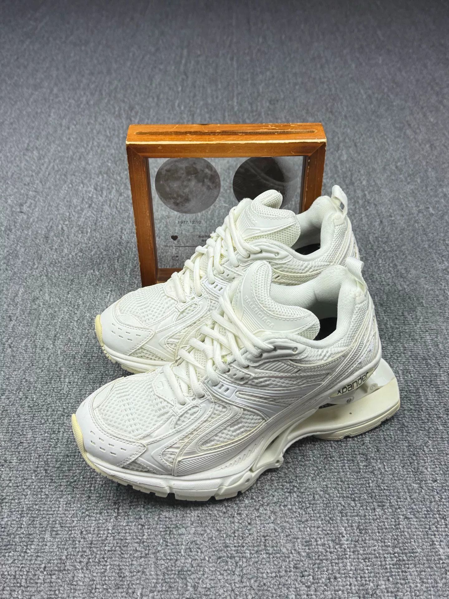 Balenciaga Balenciaga White Lowtop Sneakers it_36 Women Size US 6 / IT 36 - 1 Thumbnail