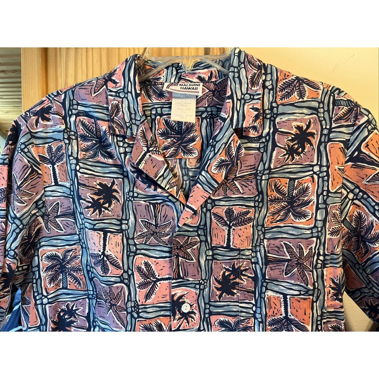 Other Malihini Men’s L Red Palm Button Cotton Blend Hawaiian Shirt Size US L / EU 52-54 / 3 - 5 Thumbnail