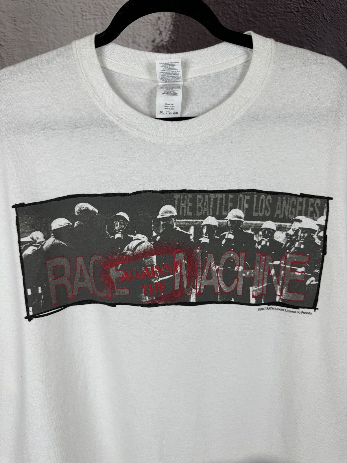 Band Tees Rage Against the Machine 2017 the battle of Los Angeles tee Size US XXL / EU 58 / 5 - 5 Thumbnail