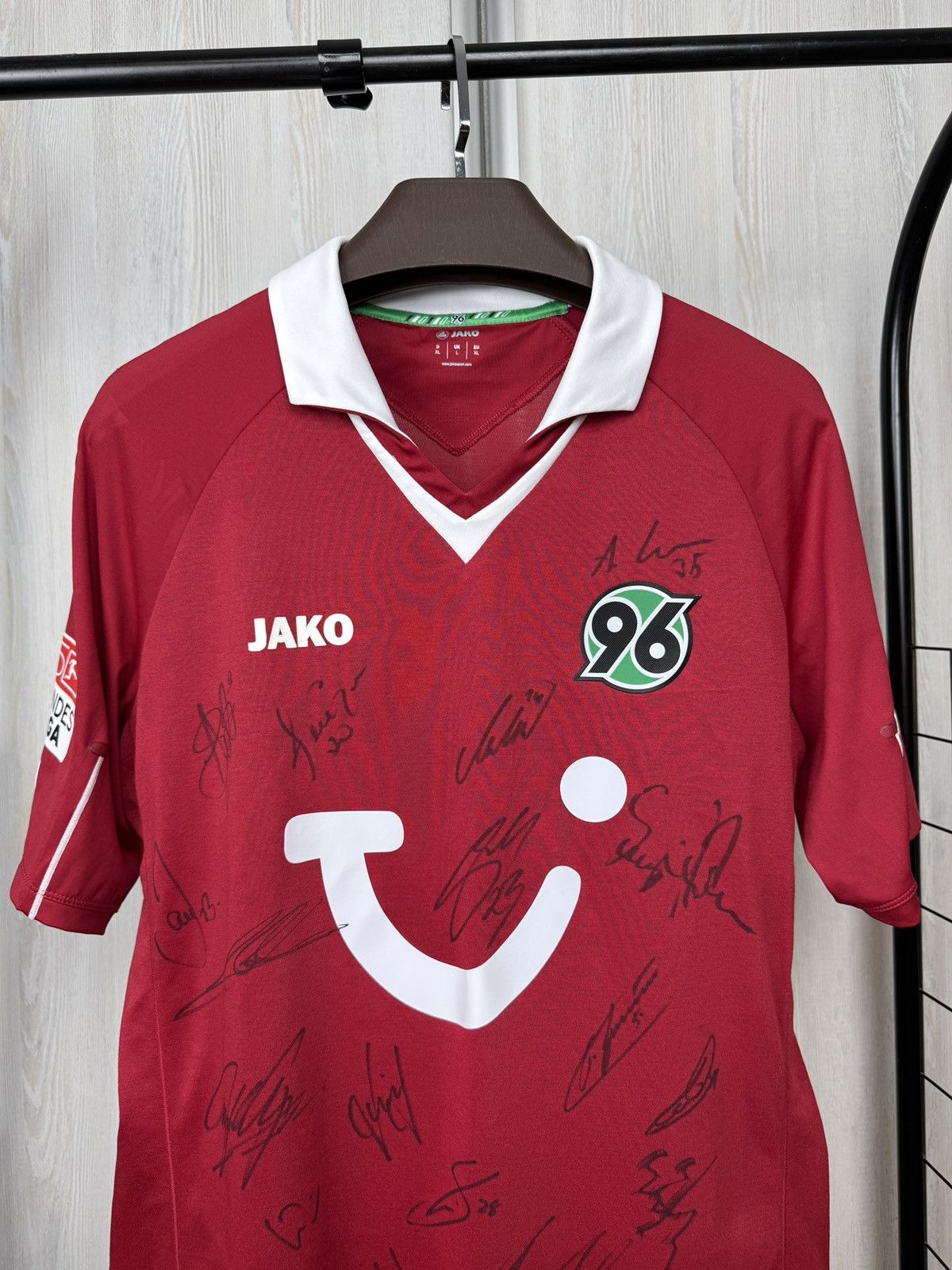 Other HANNOVER 96 2012 13 HOME Player Issue Shirt JAKO #17 DJOUROU Size US L / EU 52-54 / 3 - 3 Thumbnail