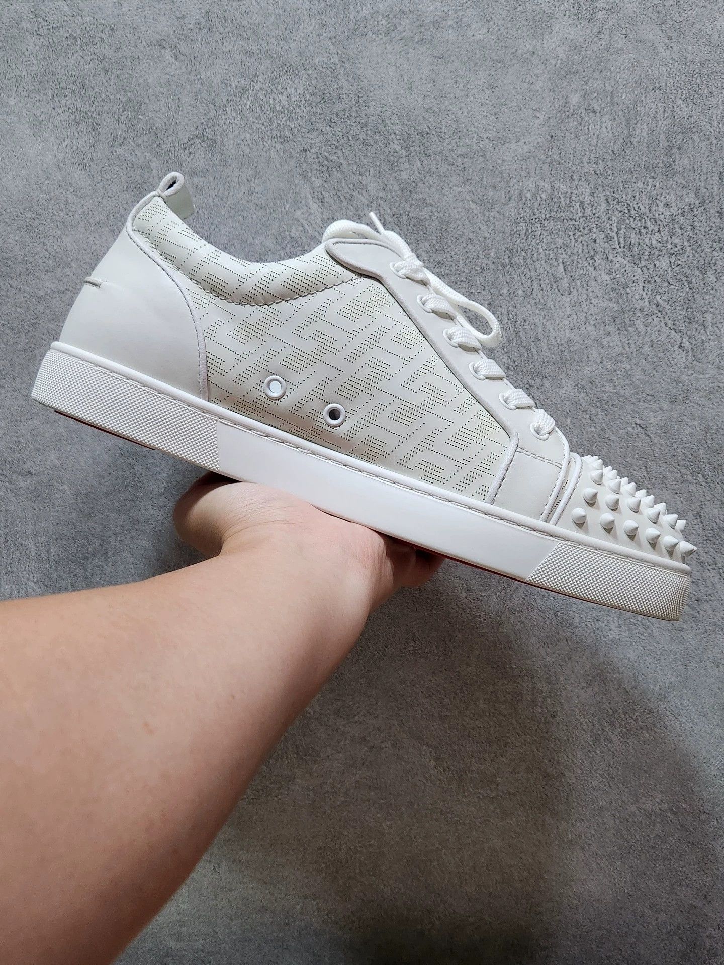 Christian Louboutin Christian Louboutin white low-top sneakers Size US 11.5 / EU 44-45 - 8 Thumbnail