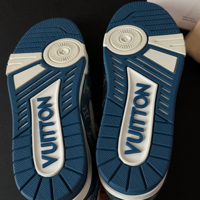 Louis Vuitton Louis Vuitton Trainer Casual Sneakers in White and Blue -25 Size US 9.5 / EU 42-43 - 4 Thumbnail