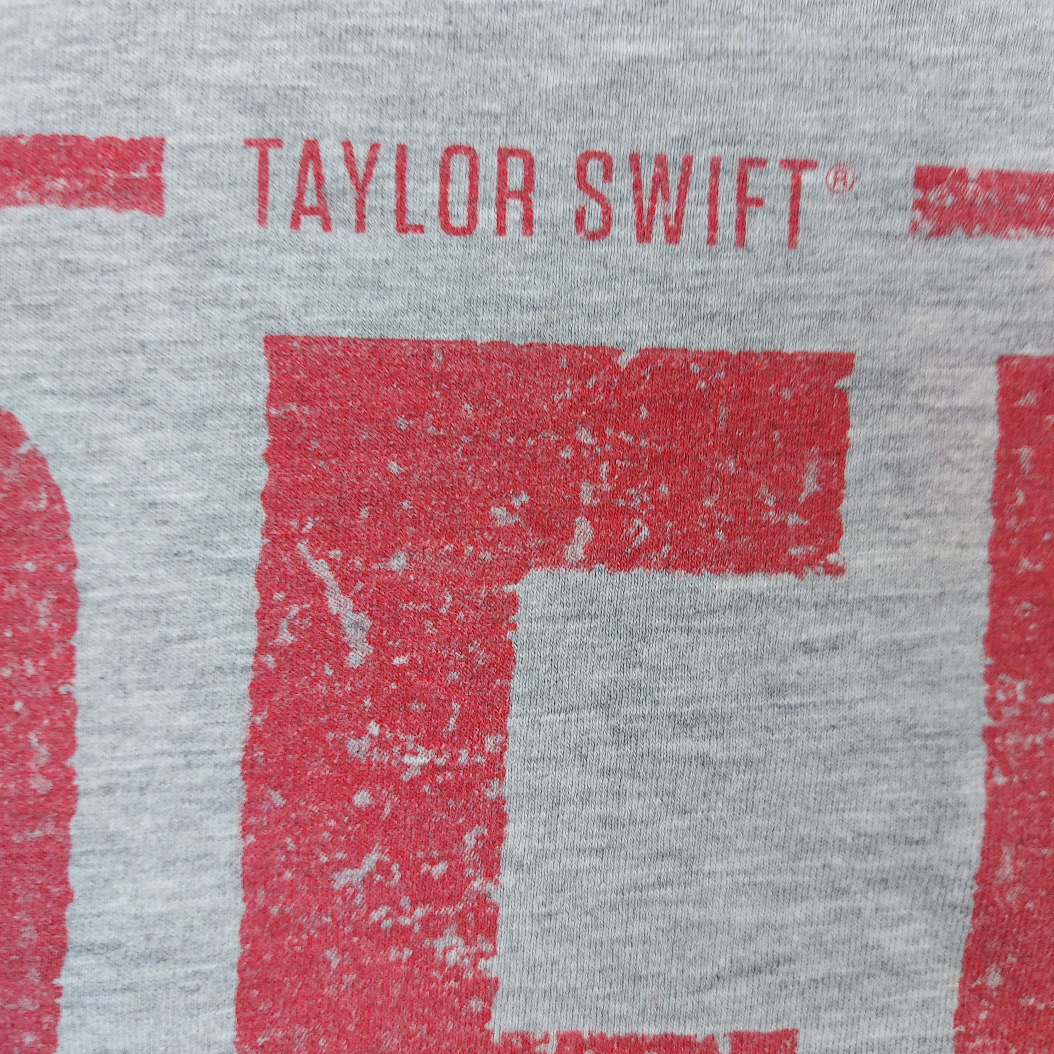 Band Tees Official 2013 Taylor Swift Red Tour 66 Dates Concert TEE Size US M / EU 48-50 / 2 - 3 Thumbnail