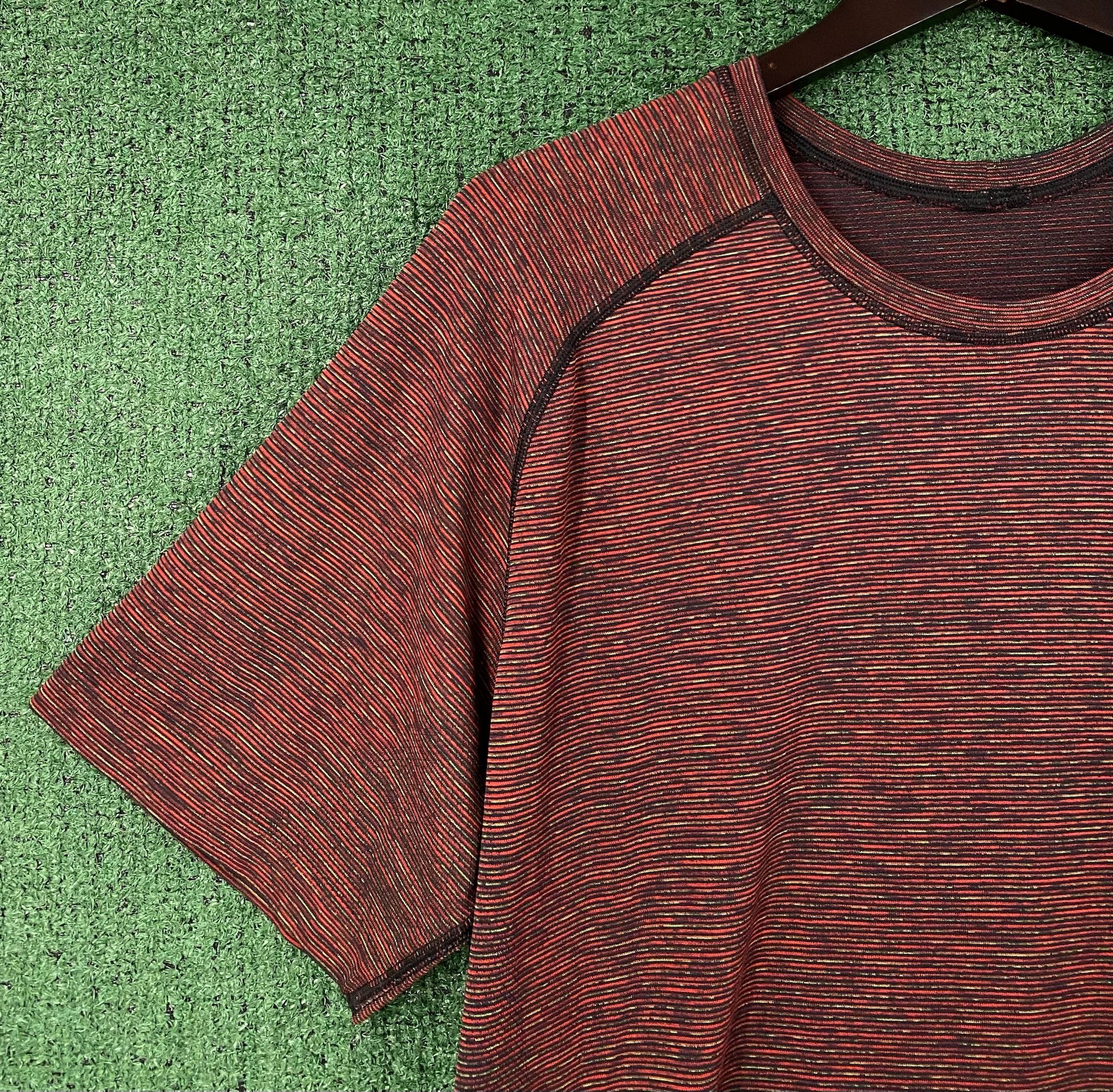 Lululemon Lululemon Metal Vent Tech Red Black Green T-shirt Large Size US L / EU 52-54 / 3 - 3 Thumbnail