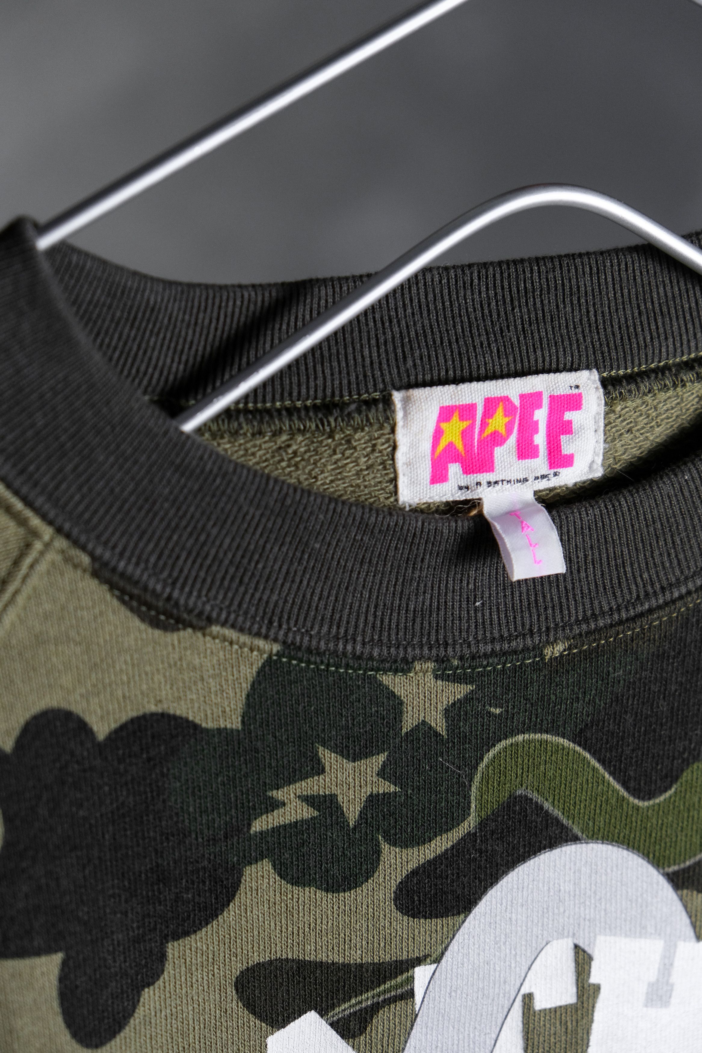Bape A Bathing Ape BAPE x KAWS Bendy 1st Camo Short Sweatshirt Size M / US 6-8 / IT 42-44 - 5 Thumbnail