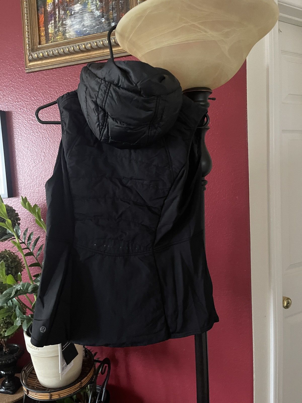 Lululemon Lululemon Another Mile vest size 6 NWT in black Size M / US 6-8 / IT 42-44 - 8 Thumbnail