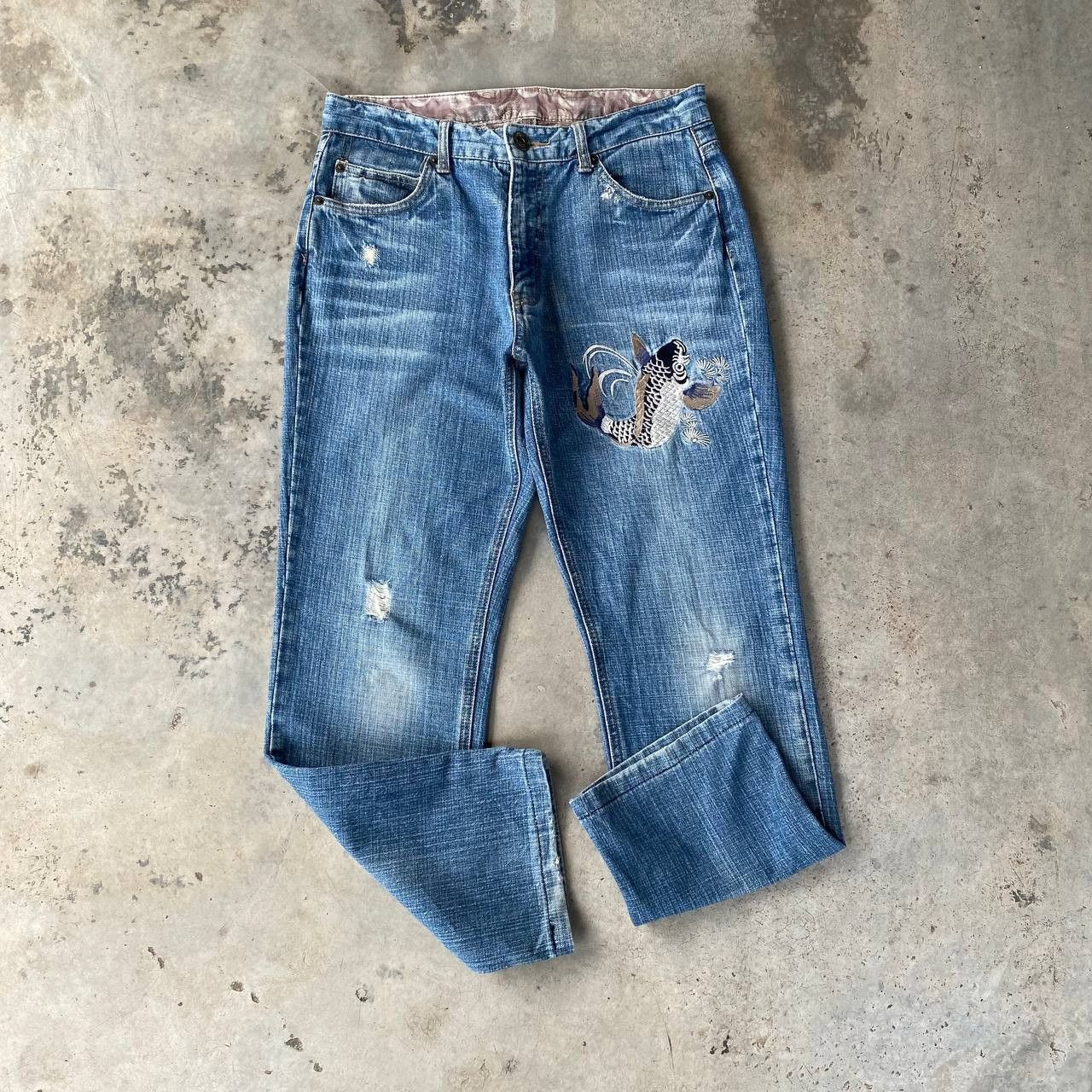 Japanese Brand × Kamakura JAPANESE BRAND SUKAJAN KOI FISH EMBROIDERED DISTRESSED JEAN Size US 31 - 6 Thumbnail