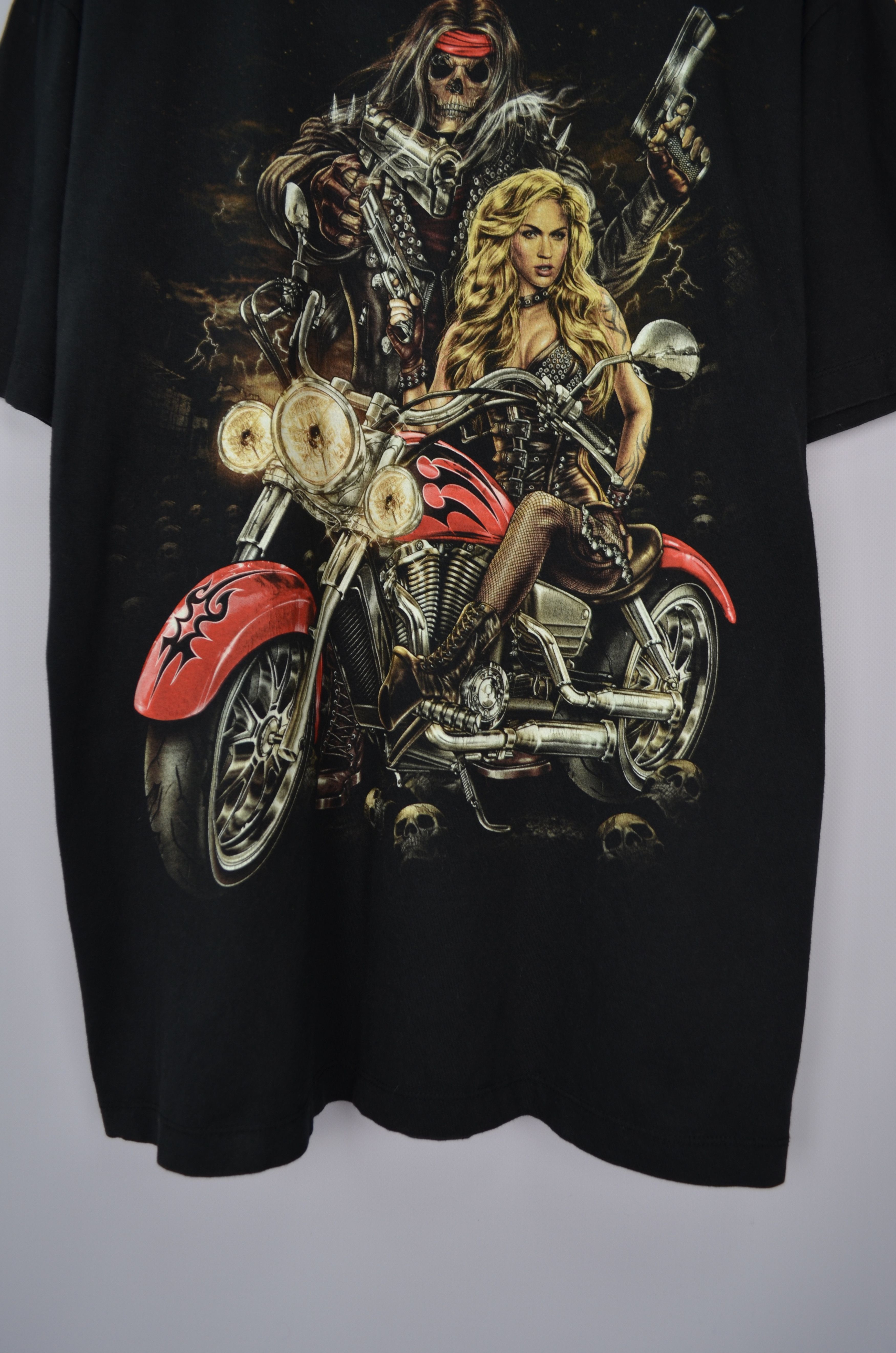 Other Vintage WILD Skull Bike Rock Girl Print T Shirt L 90s y2k Size US L / EU 52-54 / 3 - 3 Thumbnail