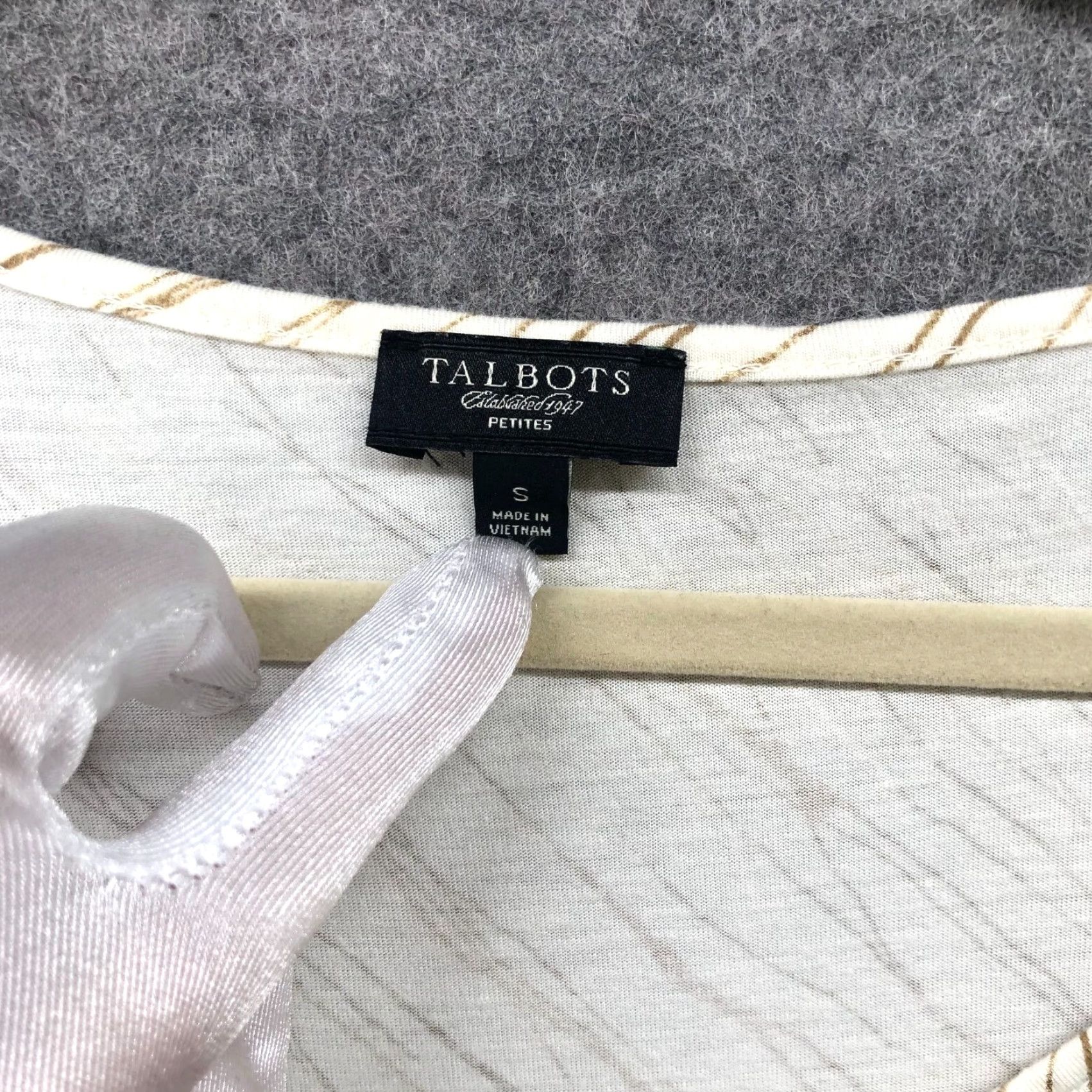 Talbots VINTAGE Talbots Tank Top Womens Small S Cream Gold Metallic Lyocell Jersey Stretchy Casual Size S / US 4 / IT 40 - 3 Thumbnail