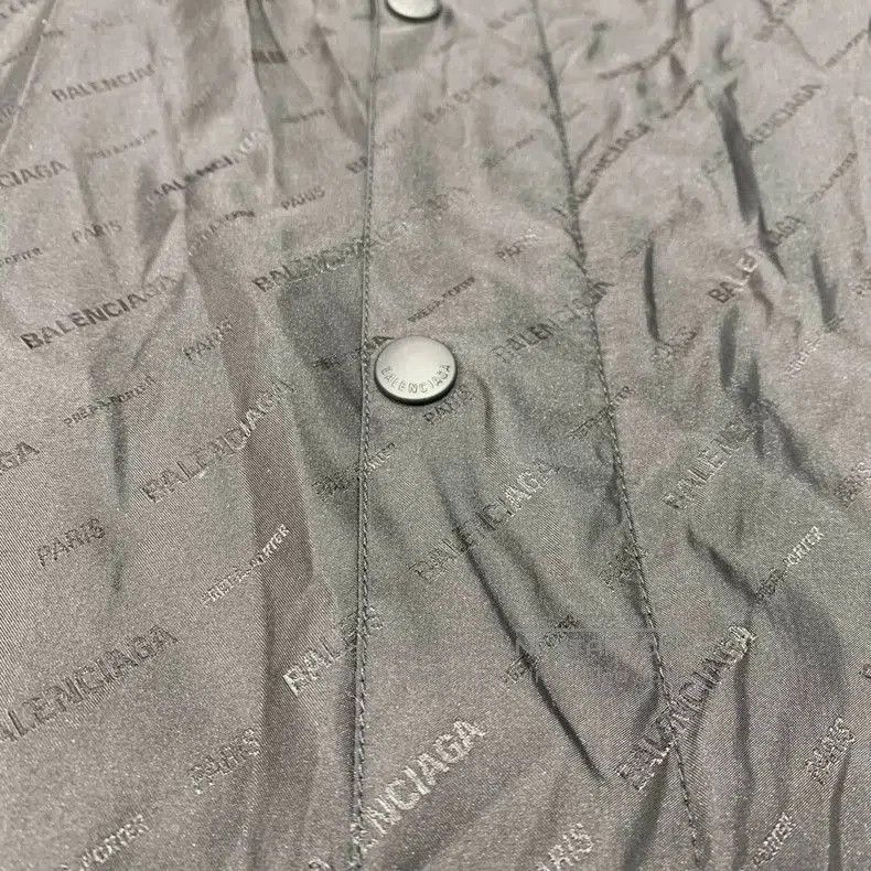 Balenciaga Balenciaga Black Printed Windbreaker Jacket. Size US XS / EU 42 / 0 - 7 Thumbnail