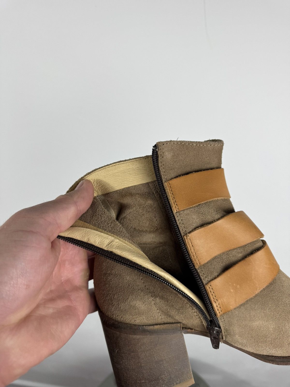 Hudson Hudson London Beige Suede Buckle Heeled Ankle Boots EU 37 Size US 6 / IT 36 - 16 Thumbnail