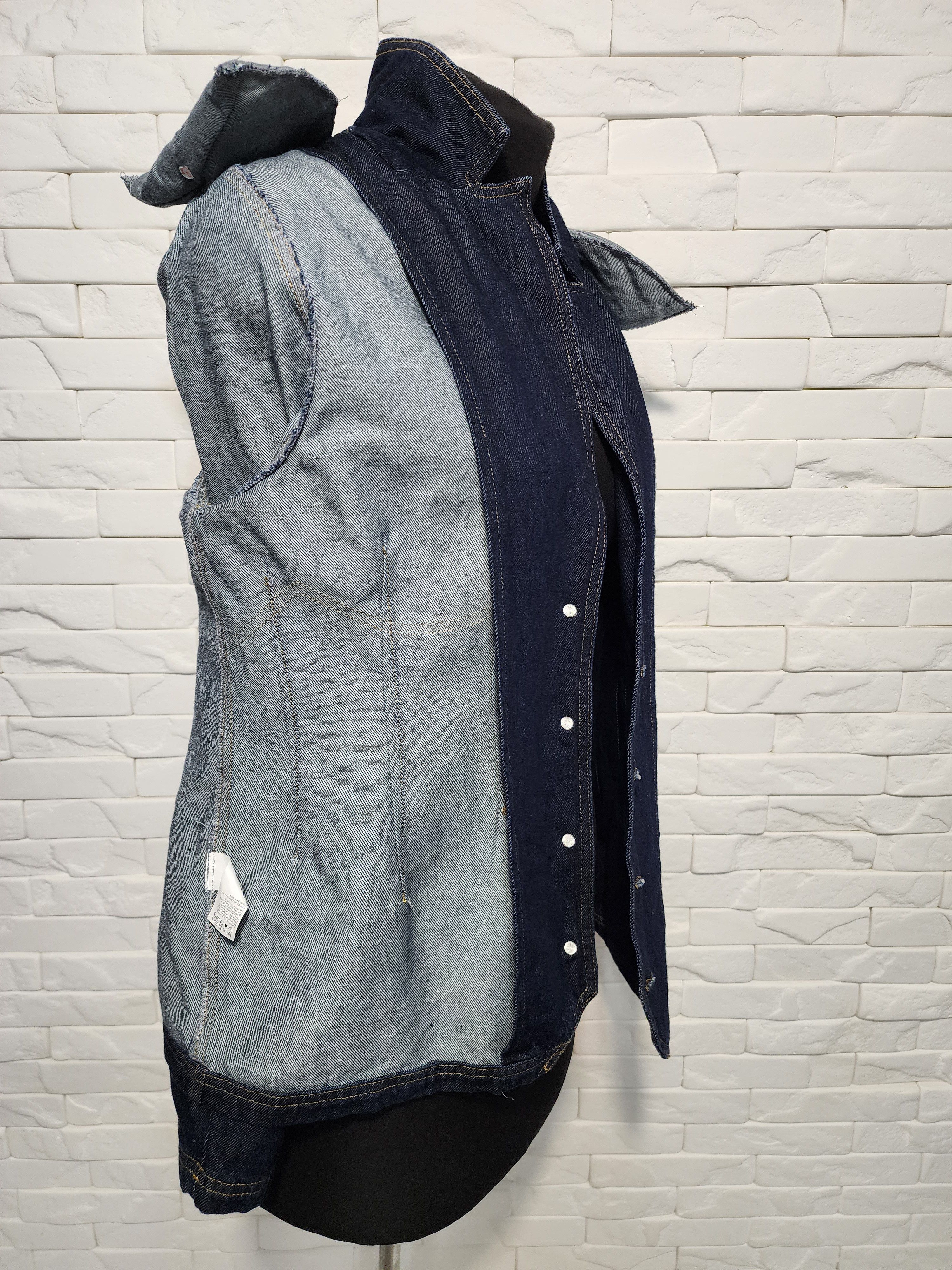 River Island Women's denim jacket with gold buttons. Size XL / US 12-14 / IT 48-50 - 10 Thumbnail