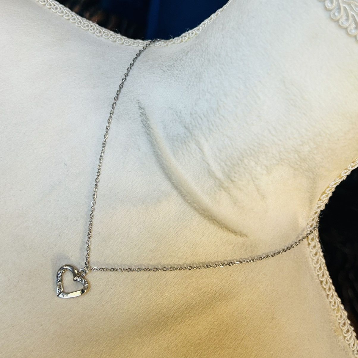 Handmade Handcrafted vintage clear rhinestone heart pendant necklace Size ONE SIZE - 1 Thumbnail