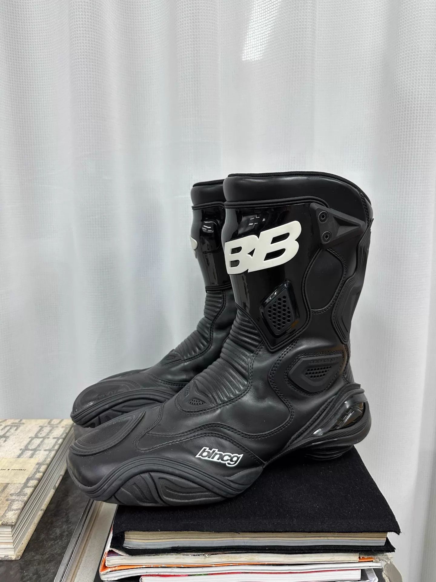 Balenciaga Balenciaga 20FW Runway Motorcycle Boots 42 Size US 9 / EU 42 - 1 Thumbnail
