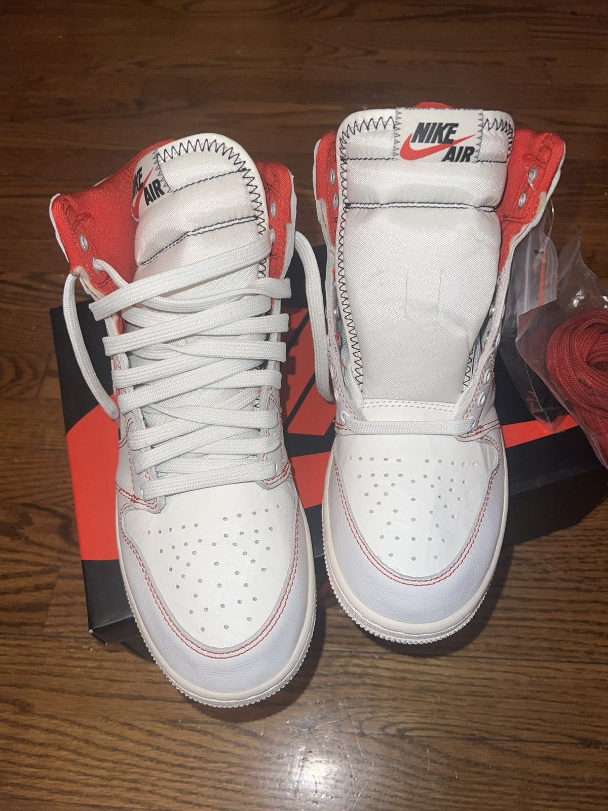 Nike JORDAN 1 RETRO HIGH OG PHANTOM GYM RED Size US 5.5 / EU 38 - 3 Thumbnail