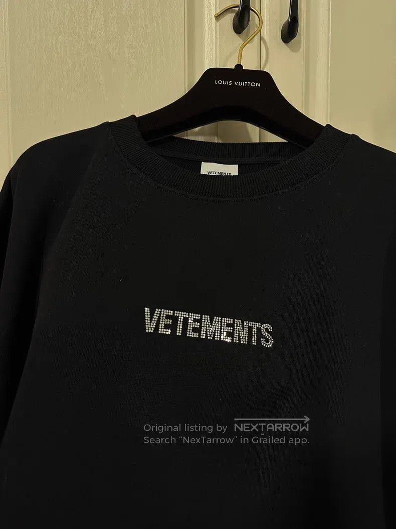 Vetements Vetements Black Diamond Embellished Sweater with Slogan Lo Size US XL / EU 56 / 4 - 1 Thumbnail