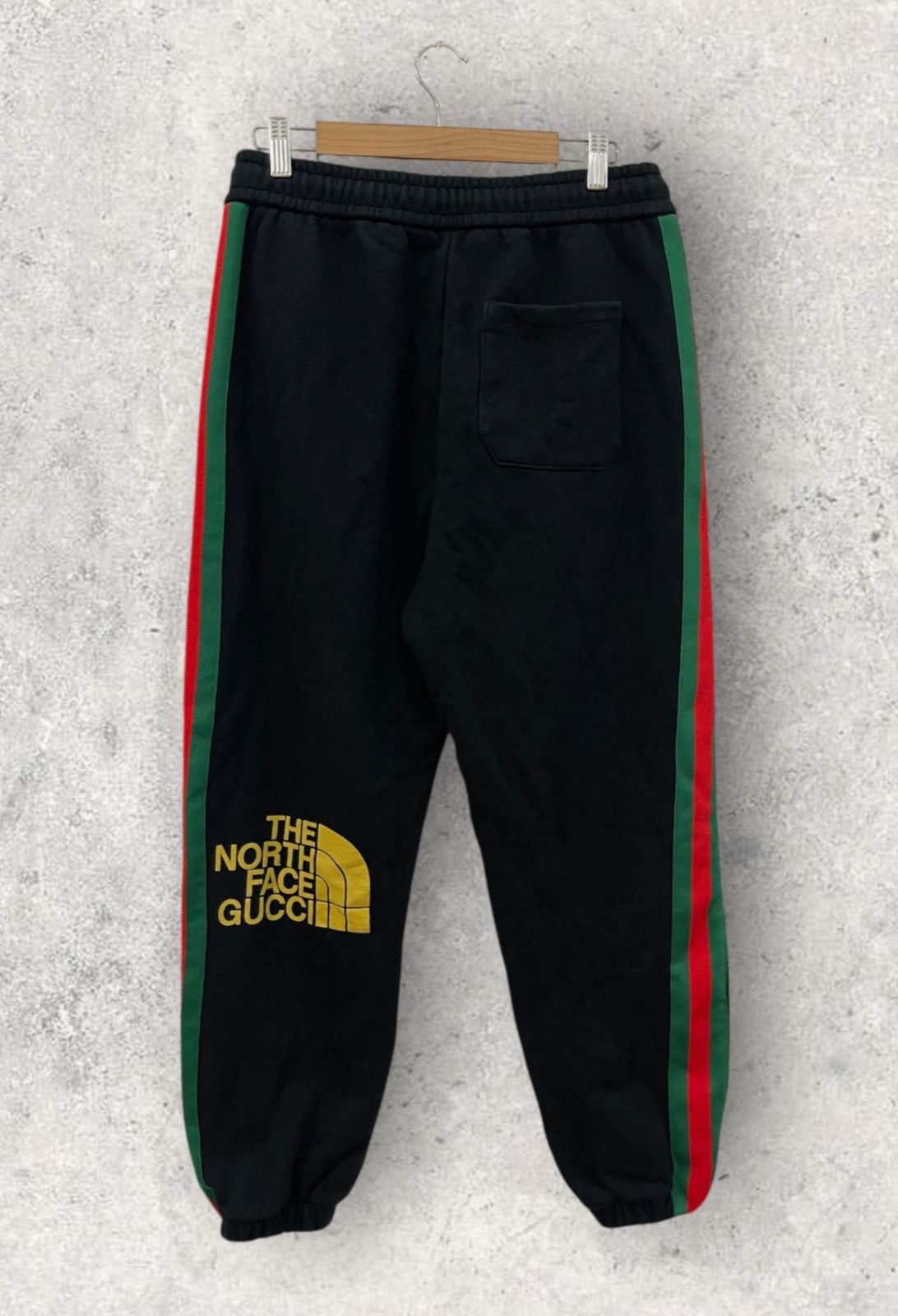 Gucci × The North Face Gucci x The North Face Black Stripe Logo Jogger Sweatpants Size US 32 / EU 48 - 4 Thumbnail