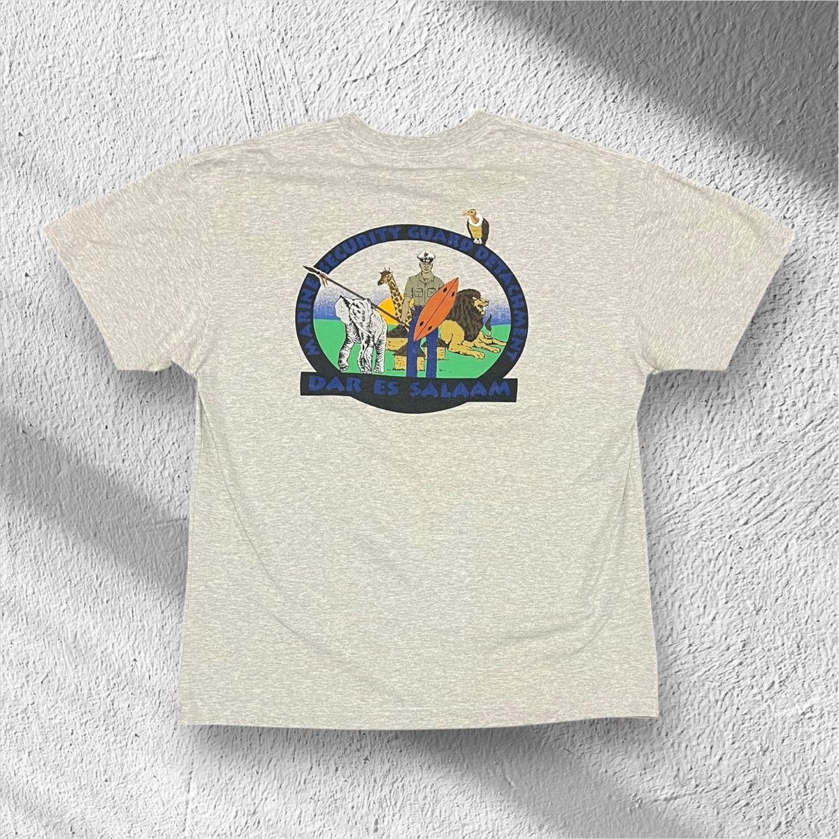 Vintage Vintage 90s Dar Es Salaam Tanzania Wildlife T‑Shirt Size XL Size US XL / EU 56 / 4 - 1 Thumbnail