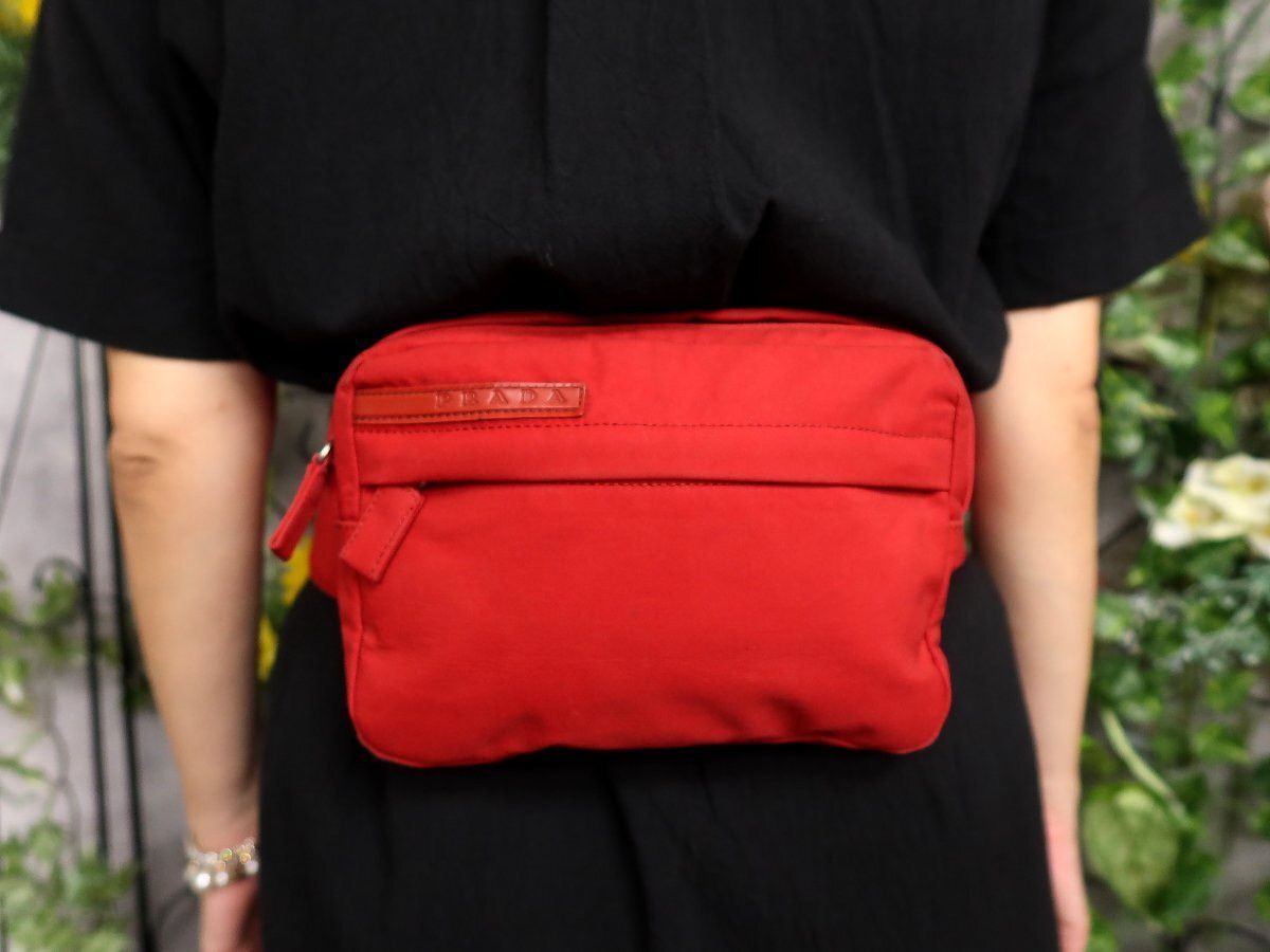 Prada Prada – Red Nylon Belt Bag / Waist Bag Size ONE SIZE - 1 Thumbnail