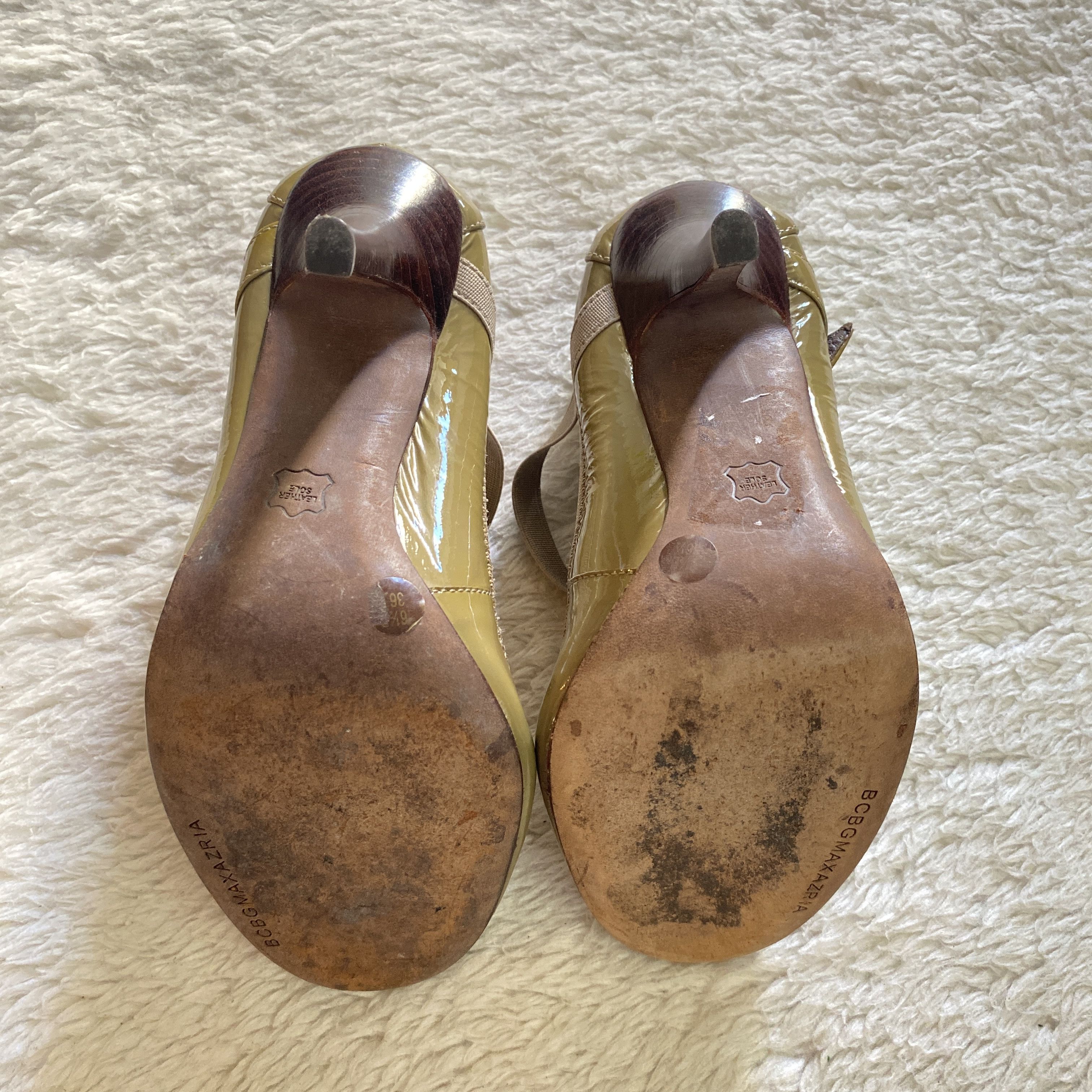 Bcbgmaxazria BCBGMAXAZRIA Olive Patent Leather Mary Jane Heels Size US 5.5 / IT 35.5 - 15 Thumbnail
