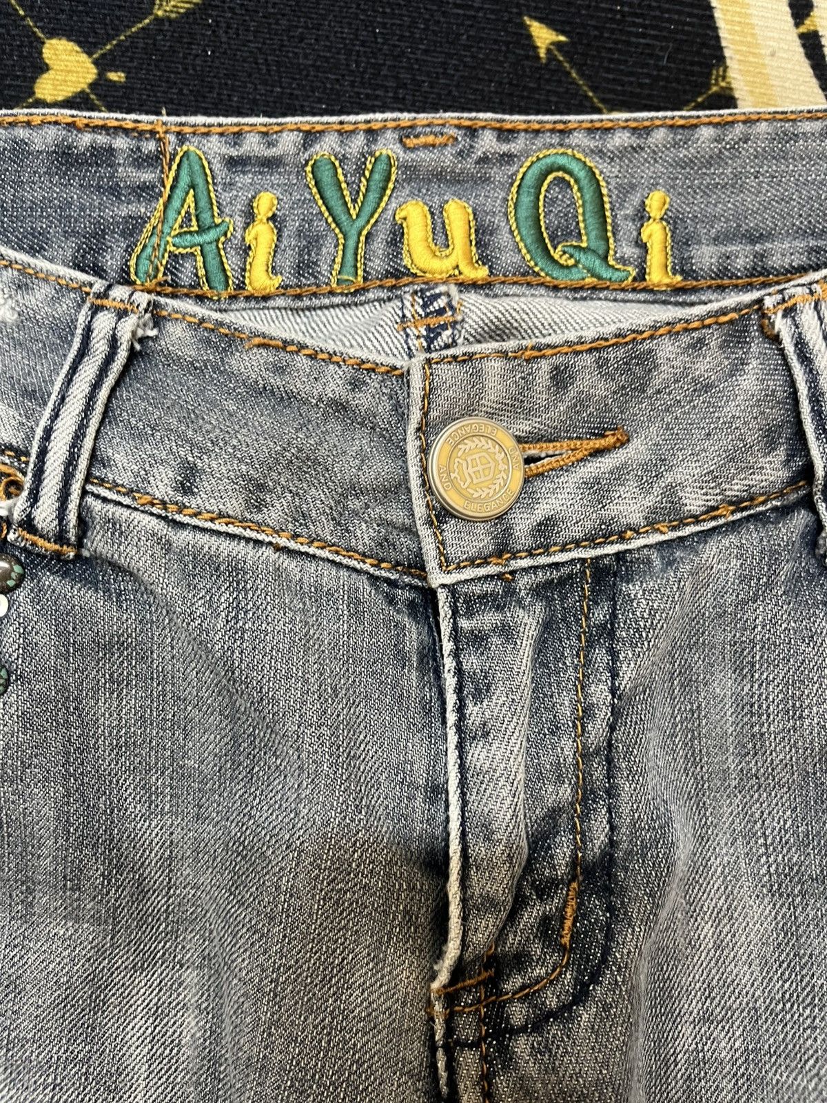 Beauty Beast × Japanese Brand Vintage Ai Yu Qi Studded Faded Distressed Denim Size US 29 - 11 Thumbnail