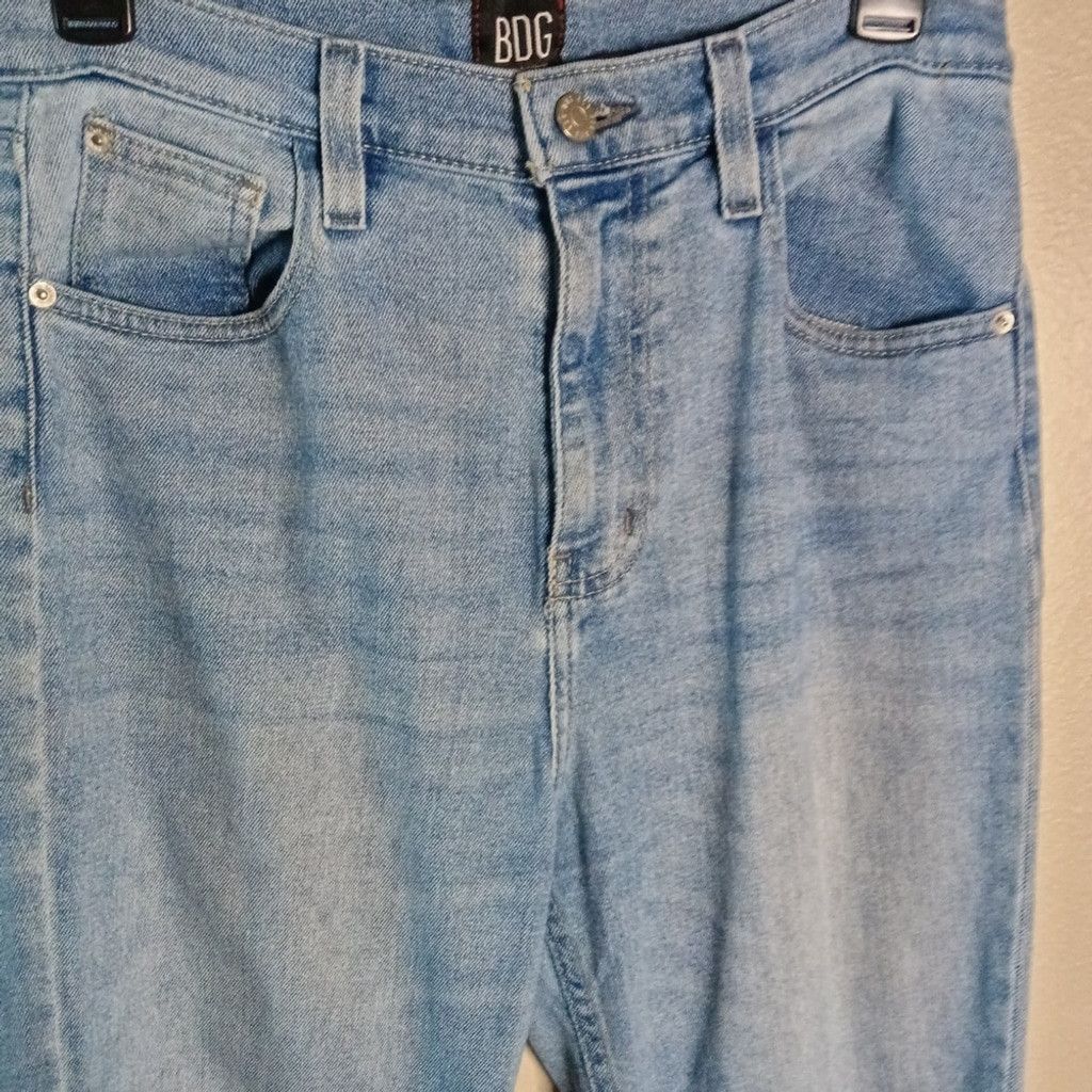 Bdg BDG High-Waisted Cropped Girlfriend Jean Light Wash Size 28 Size 28" / US 6 / IT 42 - 4 Thumbnail