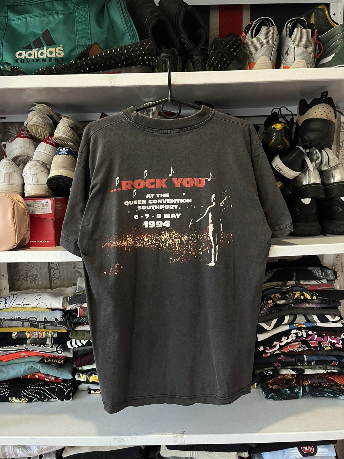 Band Tees Vintage T-shirt We Will We Will Rock You ! Queen Song Size US L / EU 52-54 / 3 - 1 Thumbnail
