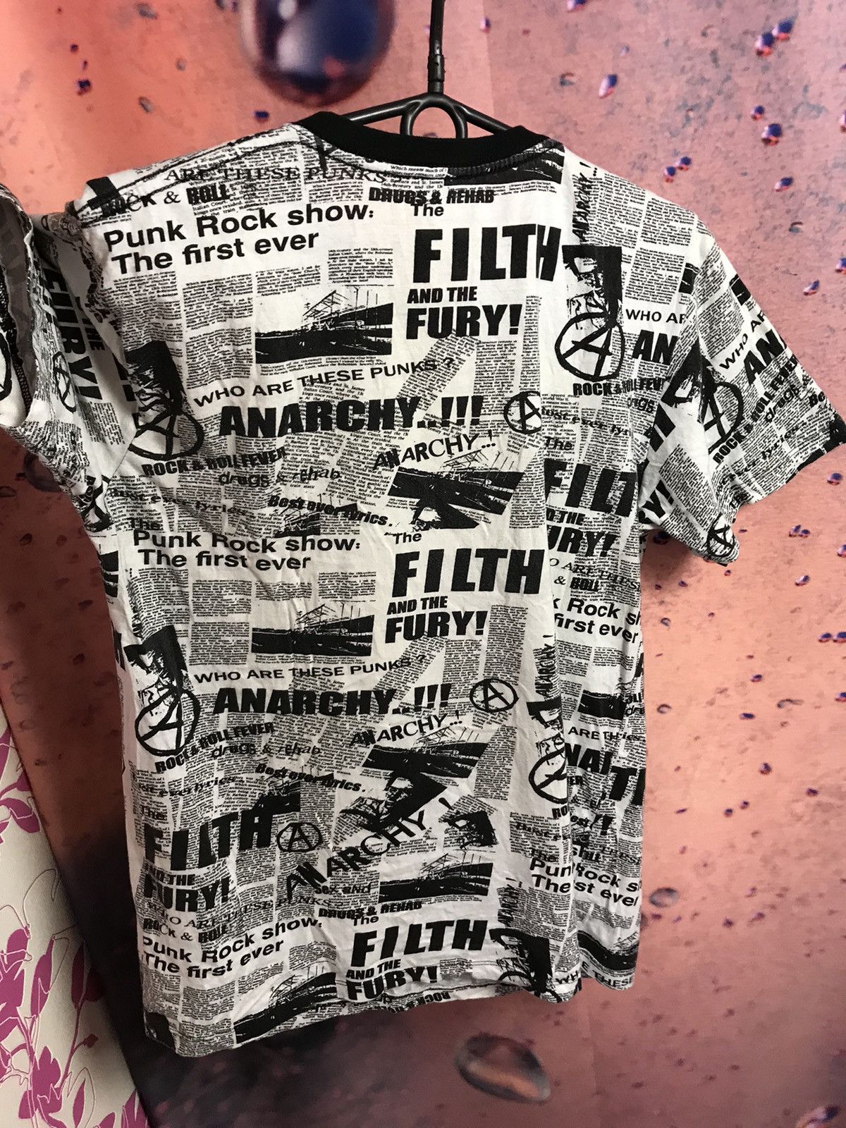 Band Tees Vintage Sex Pistols Filth And Fury band rock tee Size US M / EU 48-50 / 2 - 6 Thumbnail