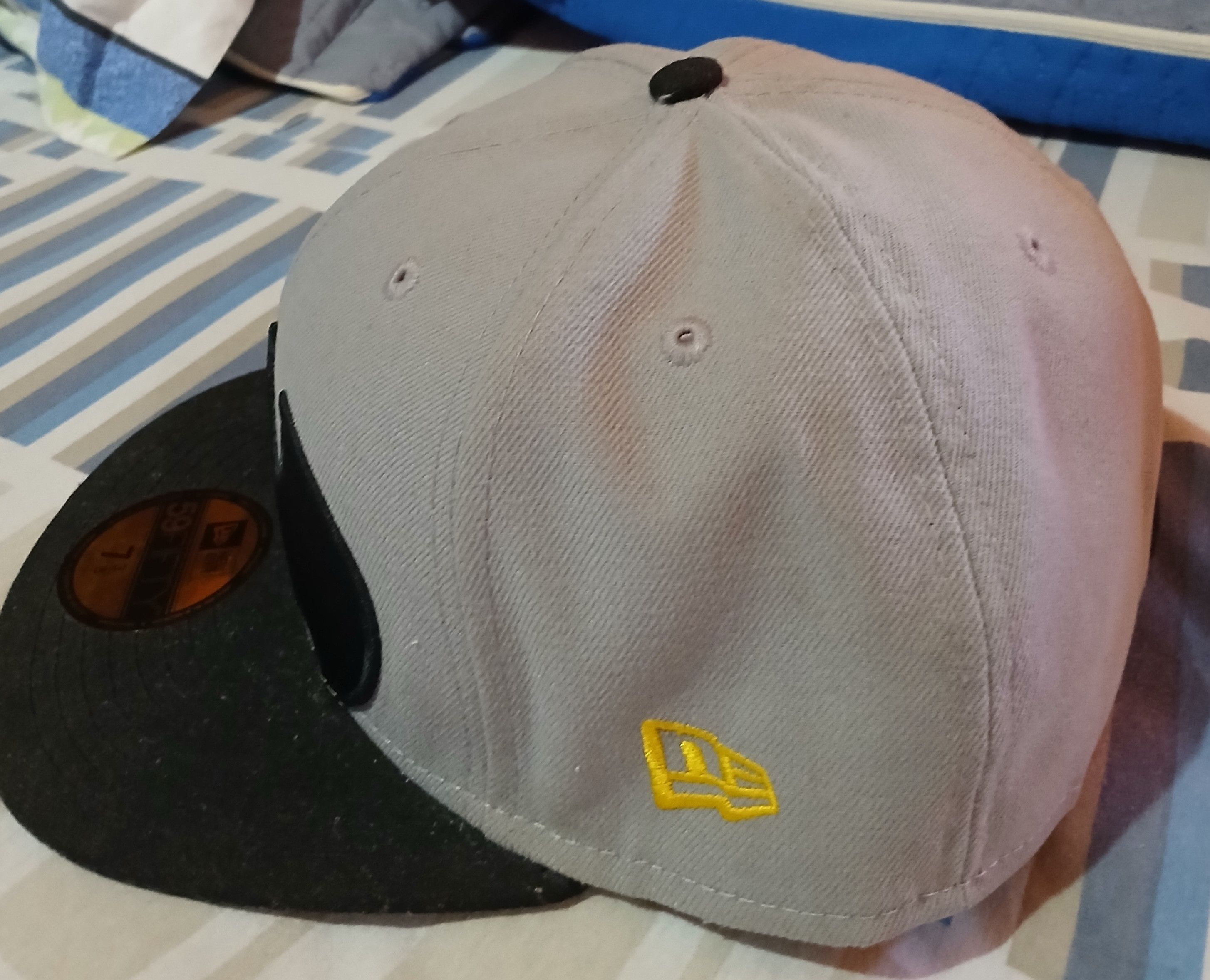 New Era Batman Logo rare new era hat Size ONE SIZE - 3 Thumbnail