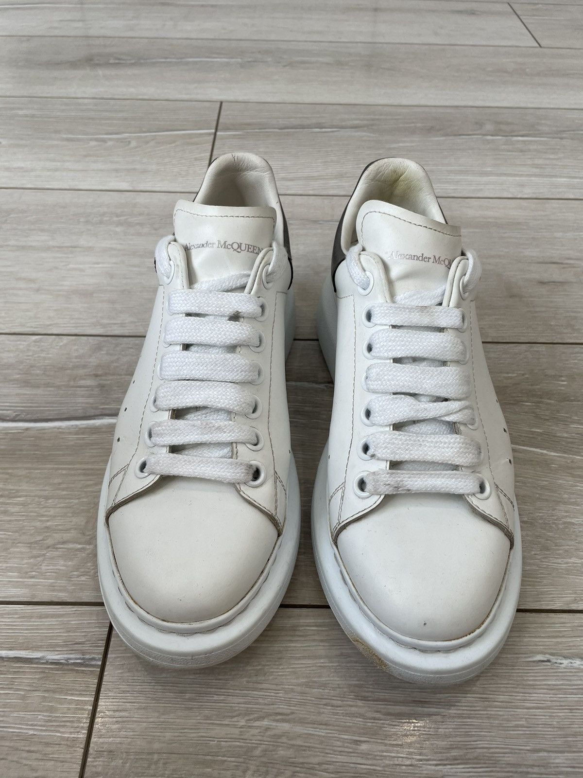 Alexander McQueen Alexander McQueen's Oversized leather sneakers Size US 9 / IT 39 - 2 Thumbnail