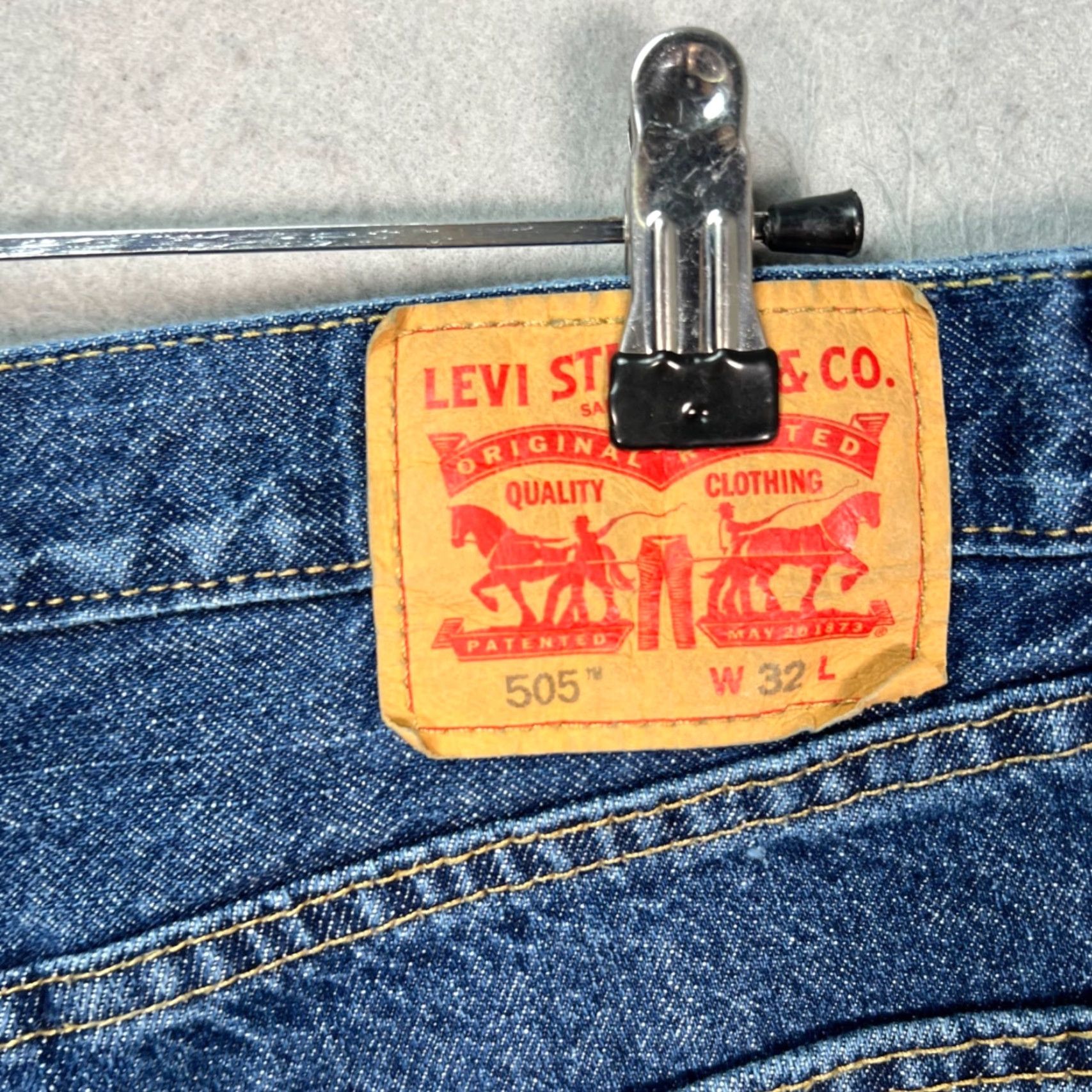 Levi's Levi's 505 Womens Size 32 Blue Distressed Denim Shorts High Rise Frayed Hem Shirt Pocket 5-Pocket Womens Jeans Short(s) Size 24" / US 00 / IT 34 - 3 Thumbnail