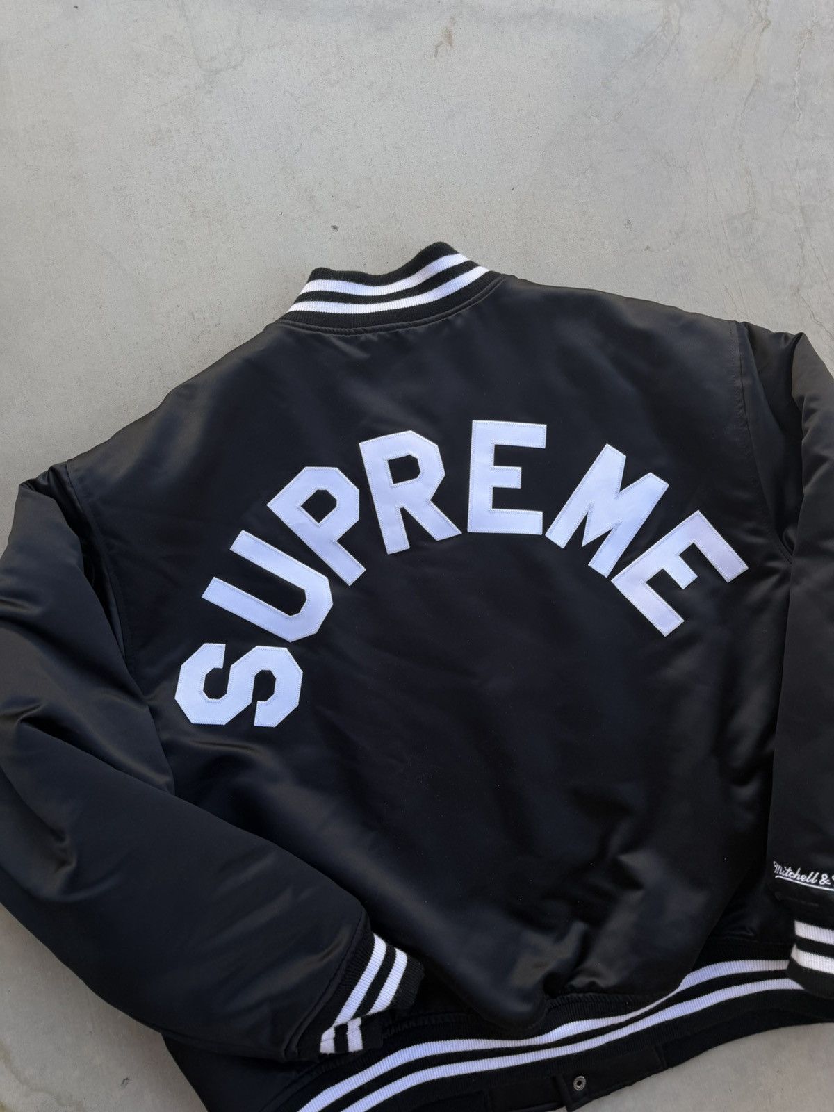 Mitchell & Ness × Supreme Supreme x Mitchell & Ness Satin Varsity Jacket – Black L Size US L / EU 52-54 / 3 - 3 Thumbnail